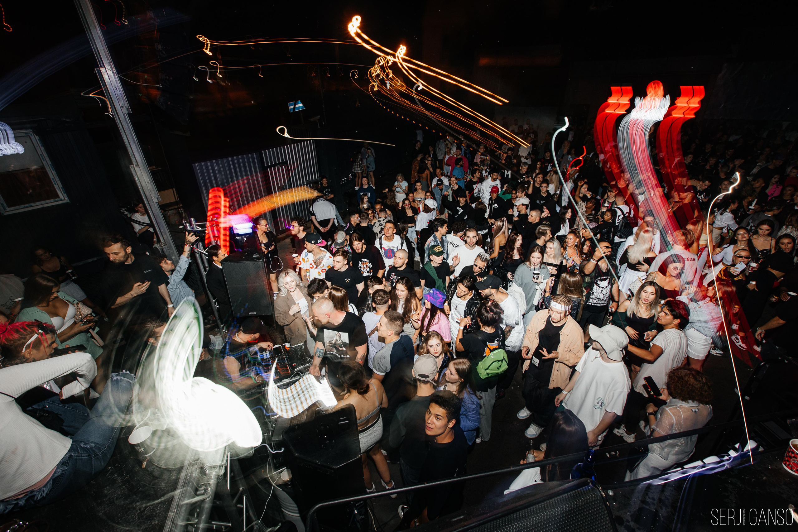 BASEMENT. Фотограф Serj Ganso