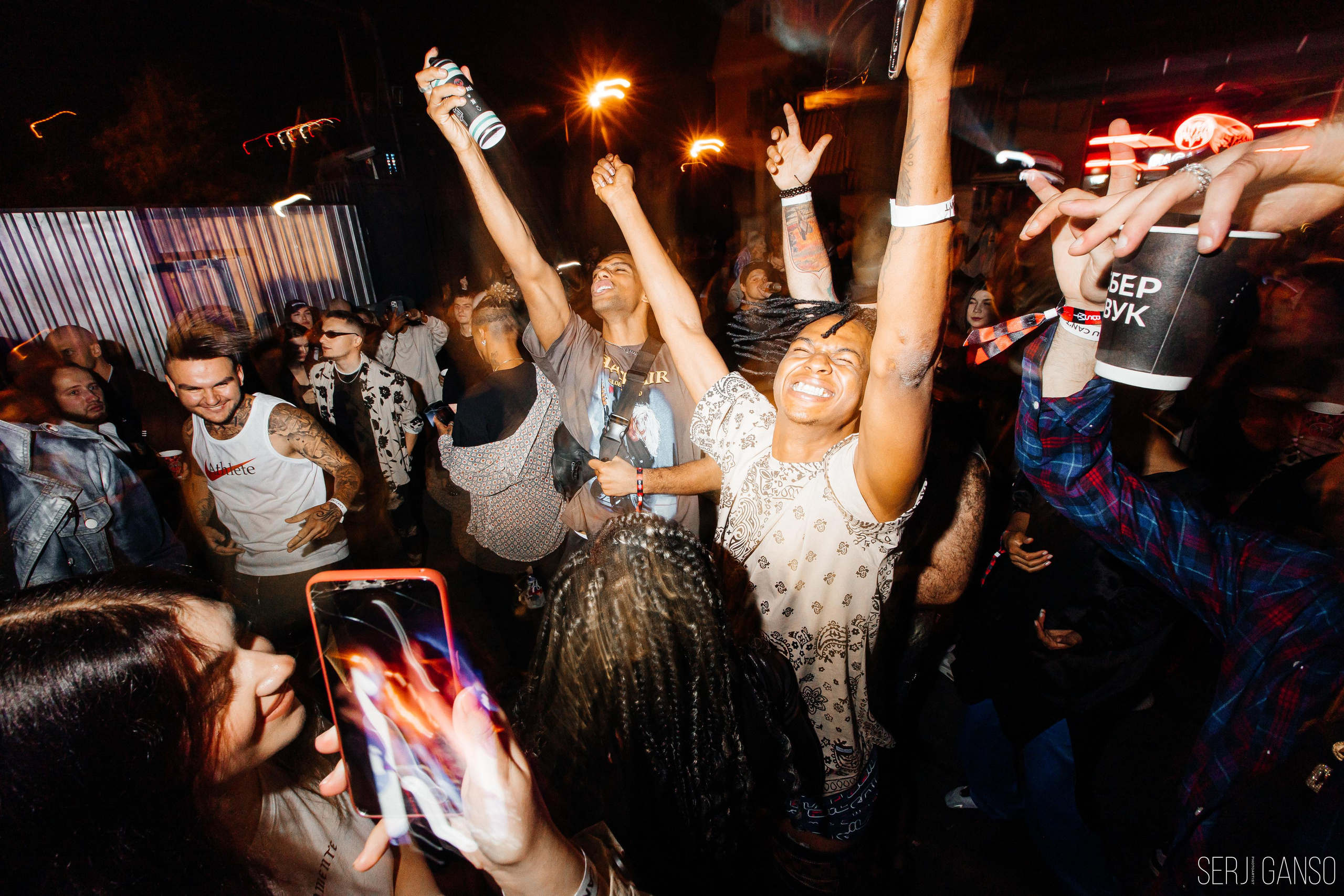 BASEMENT. Фотограф Serj Ganso