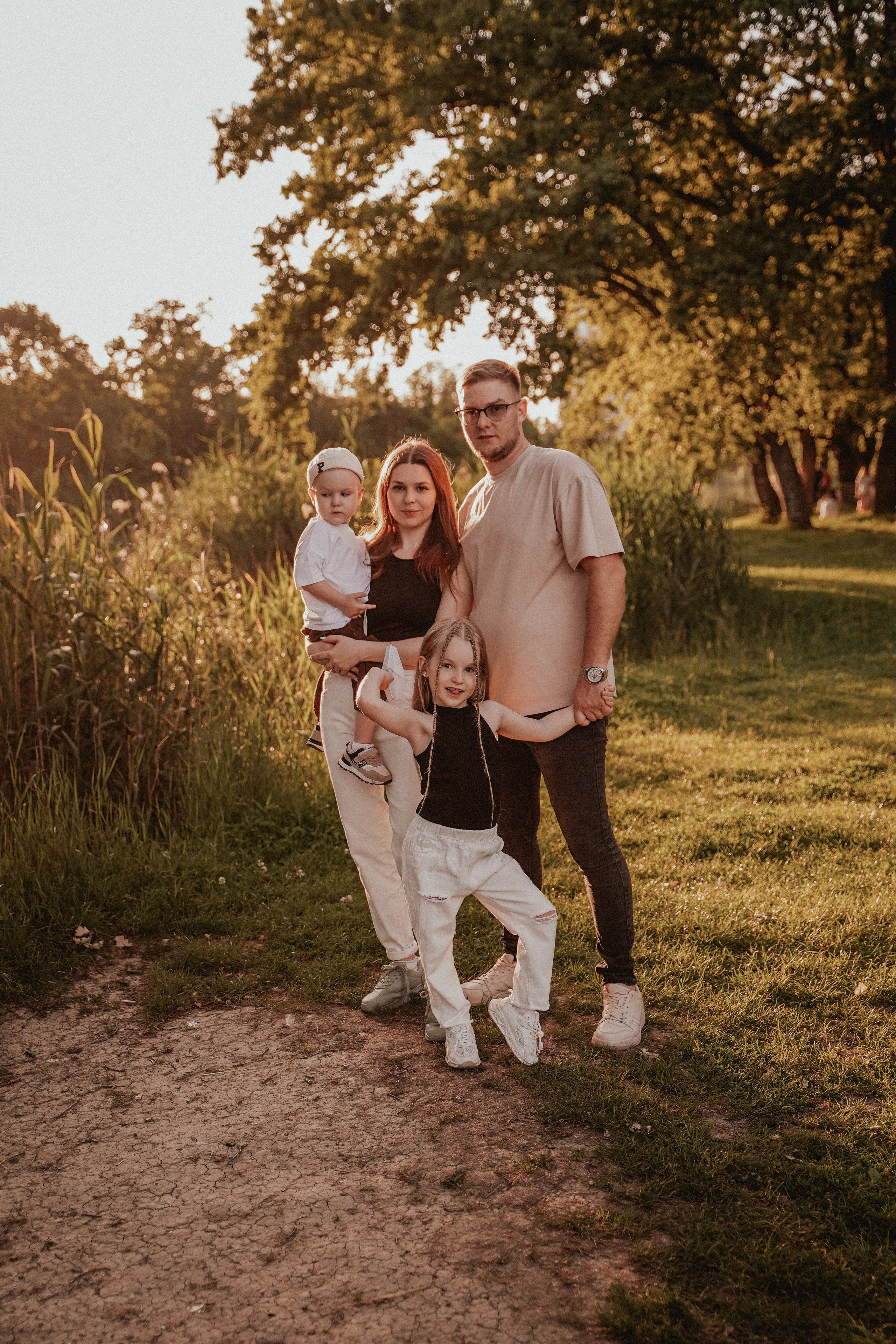 Семейная фотосессия со скейтом и самокатом. Семейный и женский фотограф в Краснодаре Анастасия Приймак