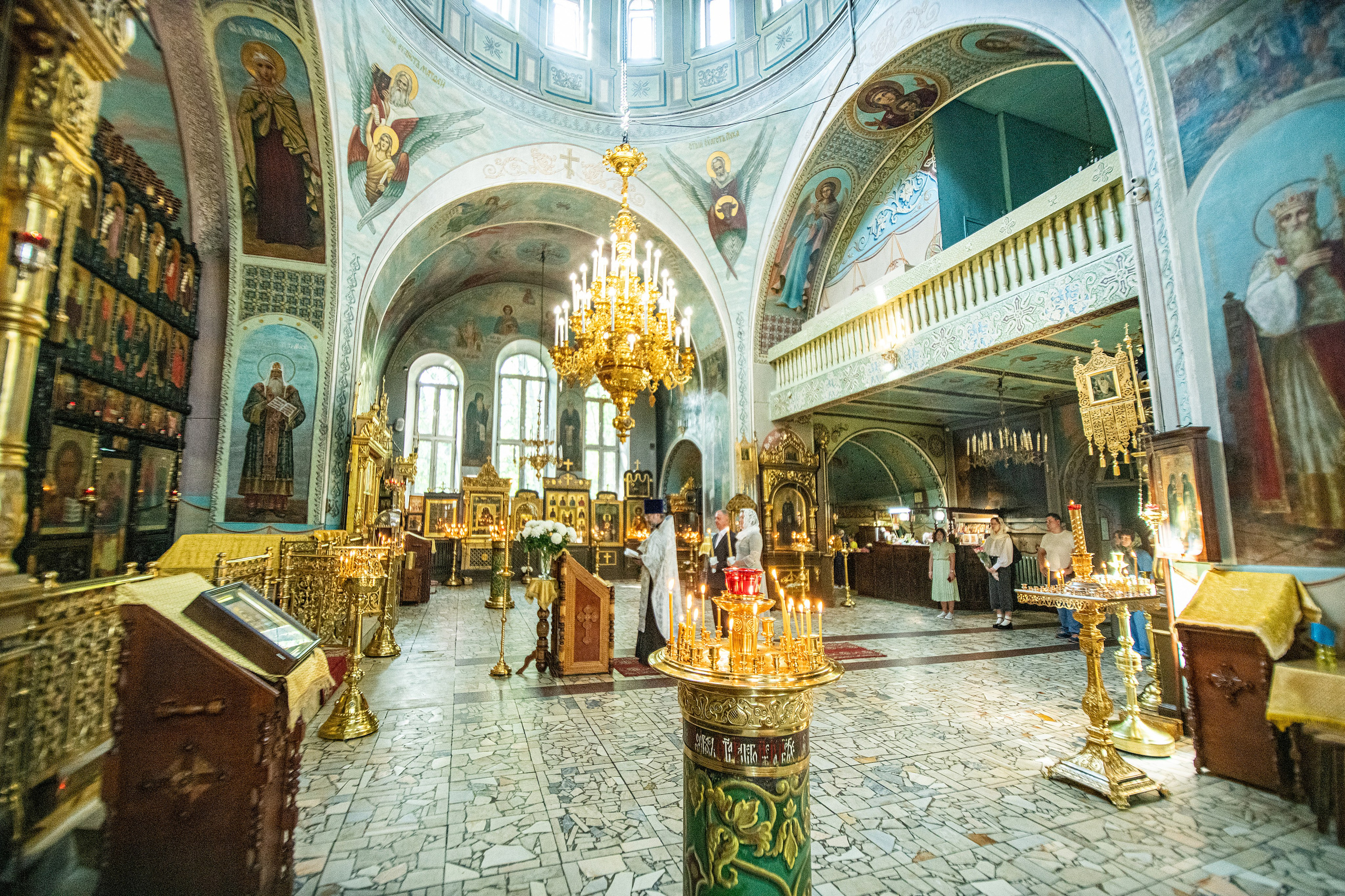 Венчание Натальи и Виктора в Храме Адриана и Натальи в Бабушкине. Фотограф Крещения и Венчания в Москве и МО