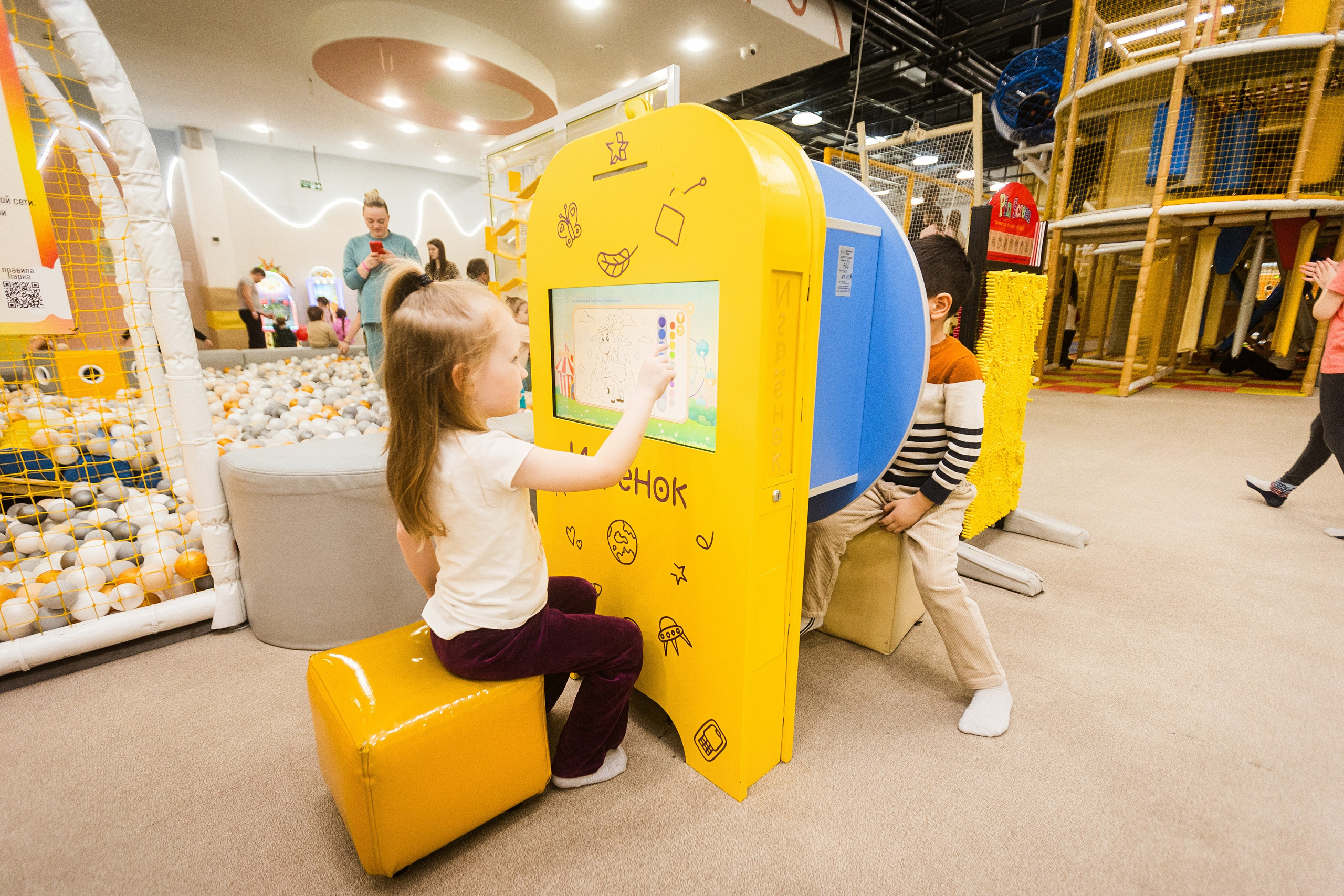 День рождения Арлекина. Детский фотограф видеограф в Хабаровске Михаил Орлов