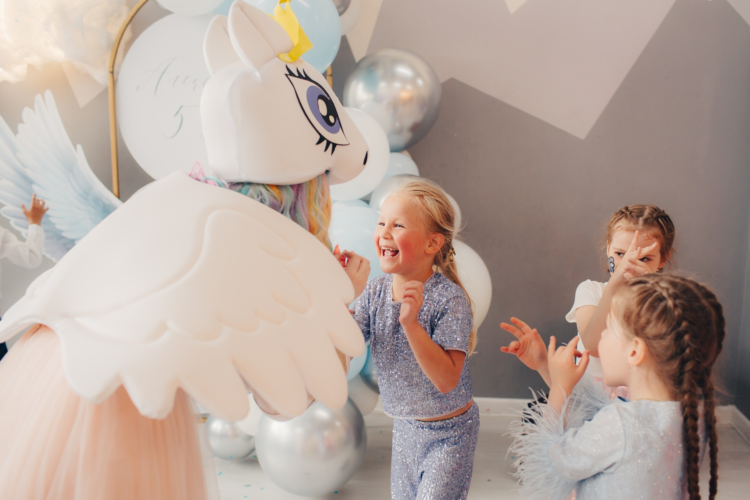 Фотосессия дня рождения в детской студии. Фотограф Евгения Мальцева, Архангельск