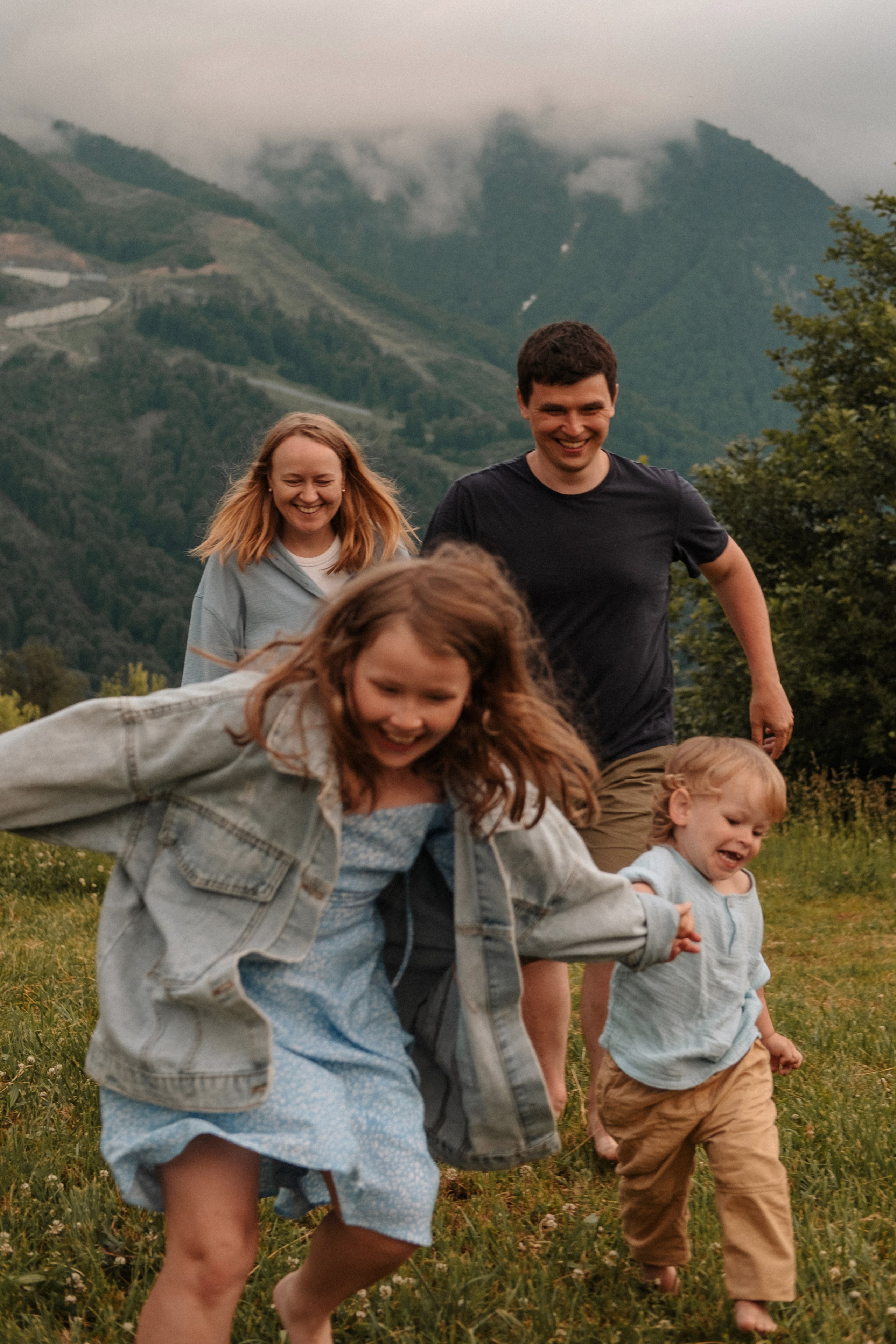 Семейные фотосессии в Сочи, Сириус и на Красной поляне. Семейный, свадебный фотограф Сочи, Адлер, Красная поляна