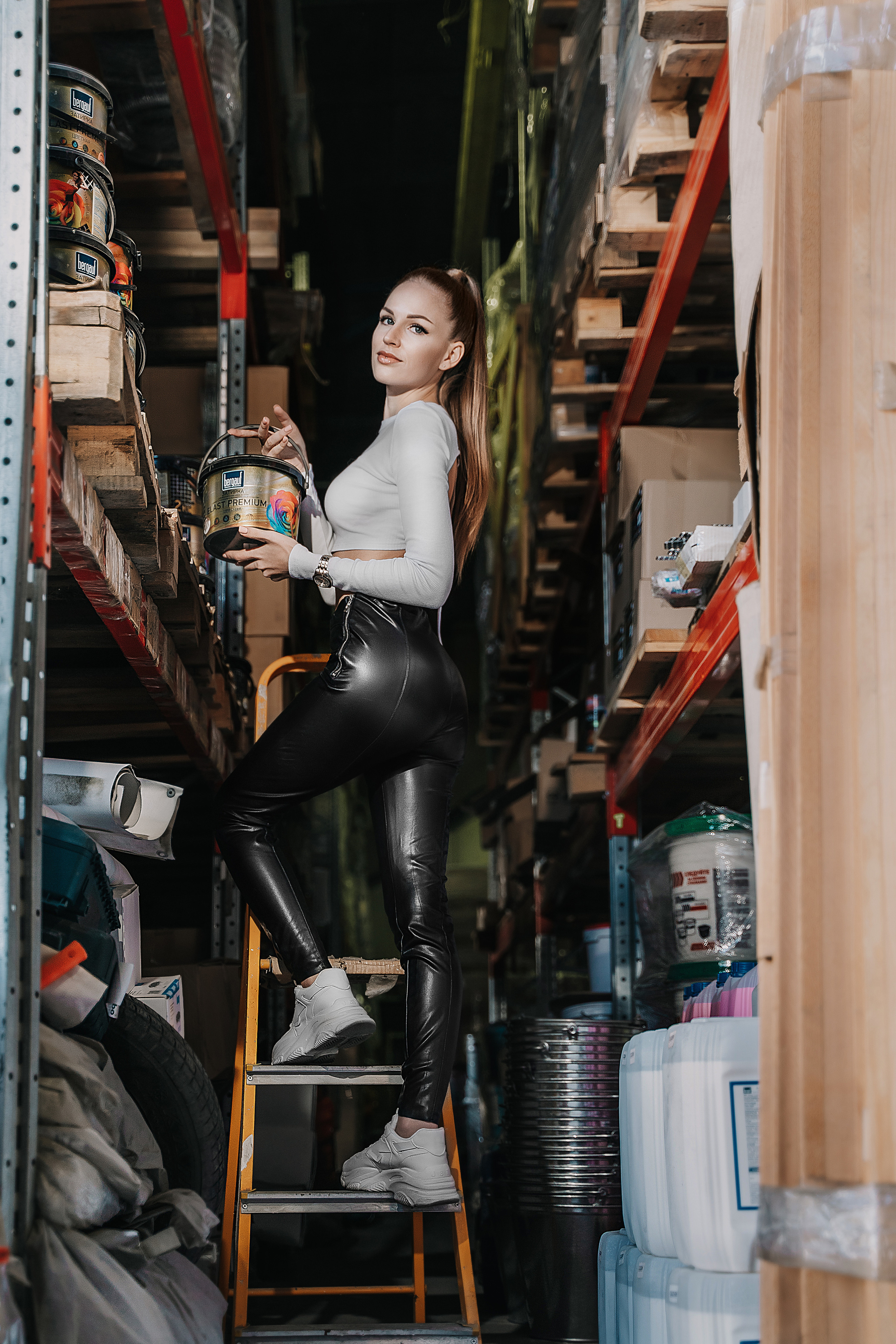 Эта съемка была снята для новой линейки лакокрасочных материалов бренда BUMCOLOR. Теперь эти фотографии украшают соц. сети заказчика, сайт и&nbsp;рекламные листовки.