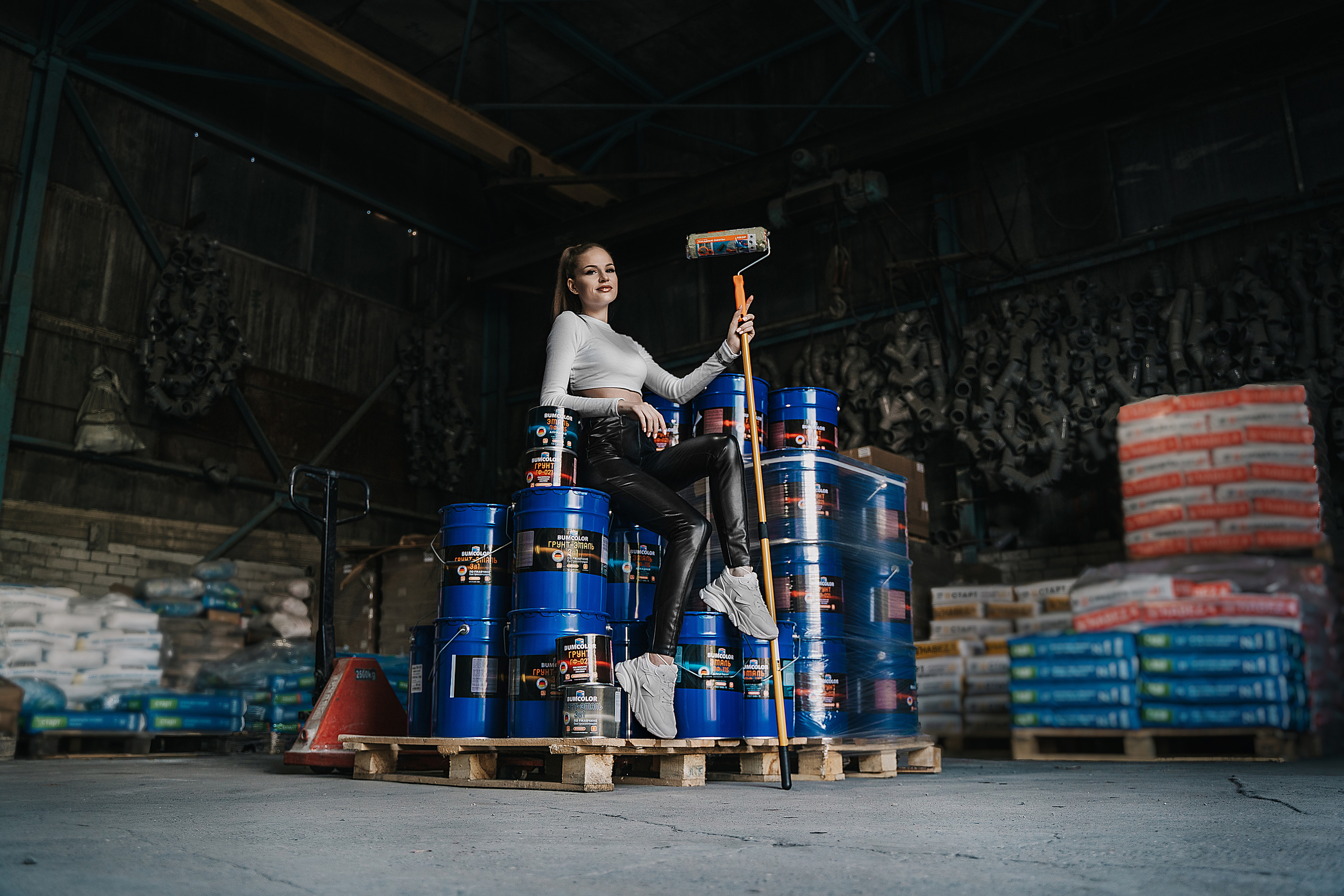 Эта съемка была снята для новой линейки лакокрасочных материалов бренда BUMCOLOR. Теперь эти фотографии украшают соц. сети заказчика, сайт и&nbsp;рекламные листовки.