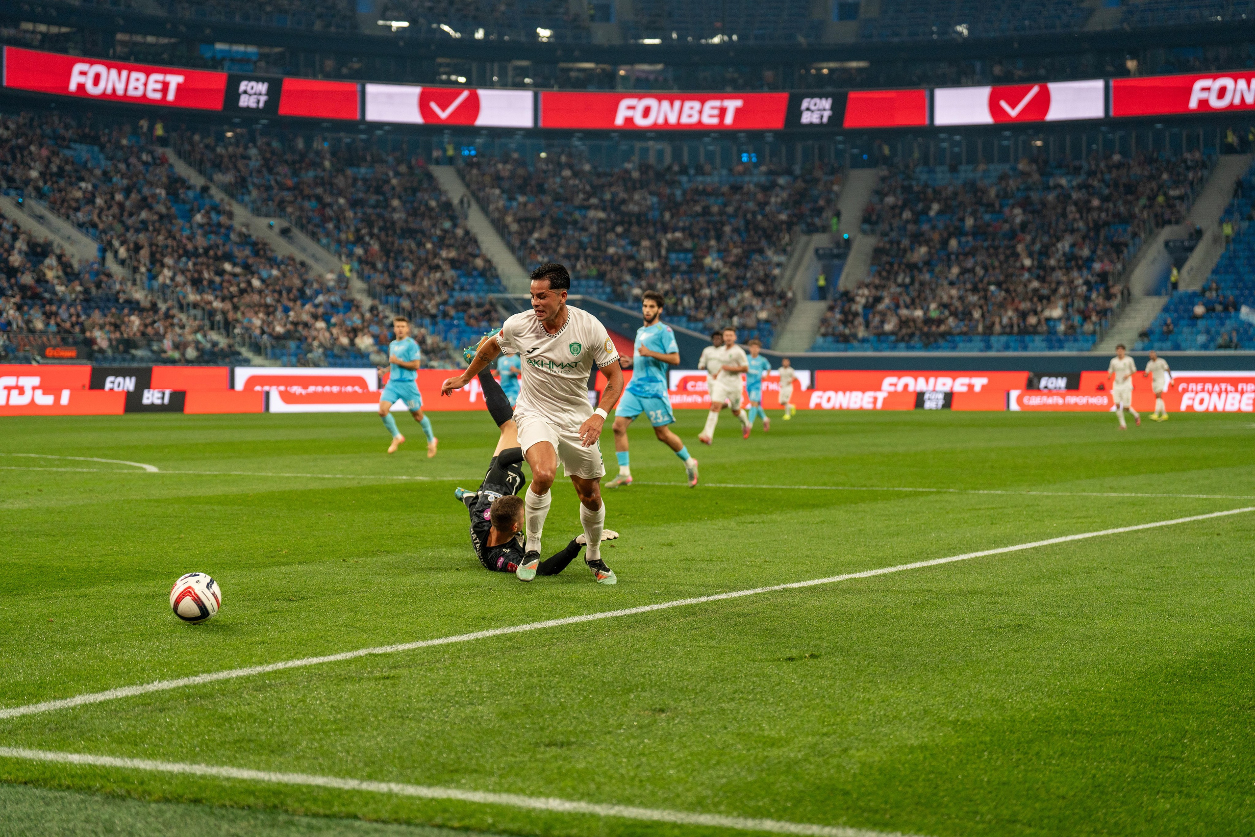 Спортивный фотограф Санкт-Петербург запечатлел момент борьбы