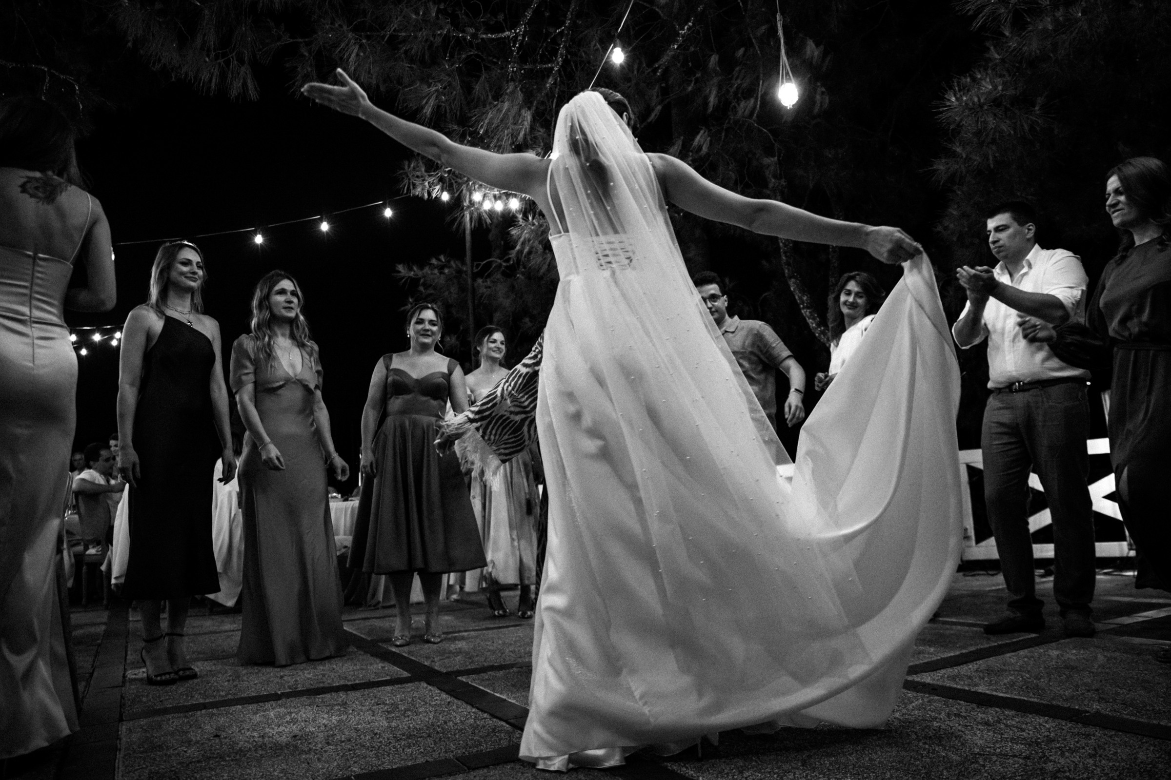 Wedding on the shores of the Aegean. Свадебный и репортажный фотограф