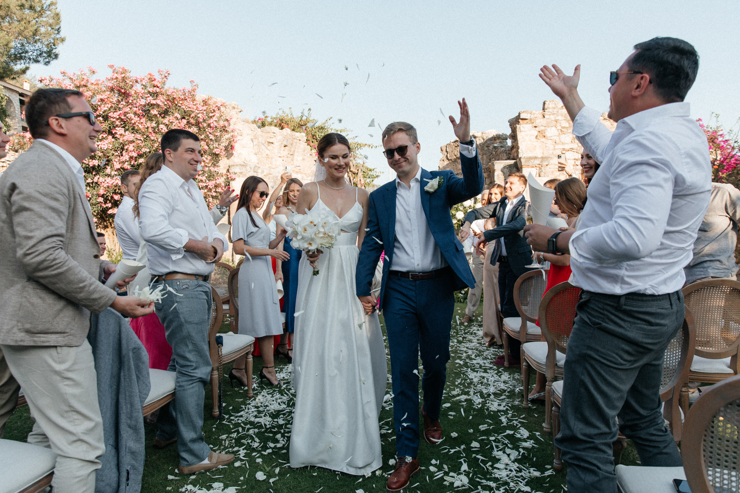 Wedding on the shores of the Aegean. Свадебный и репортажный фотограф