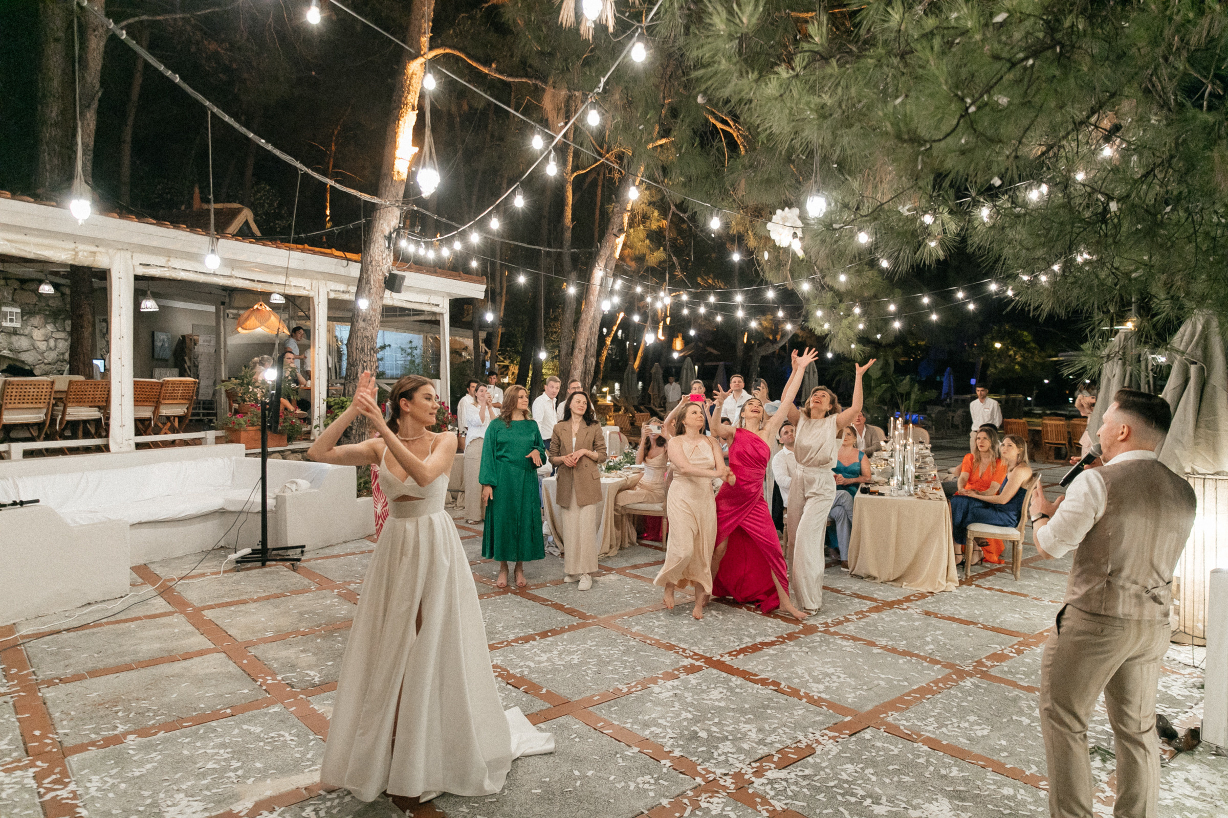 Wedding on the shores of the Aegean. Свадебный и репортажный фотограф