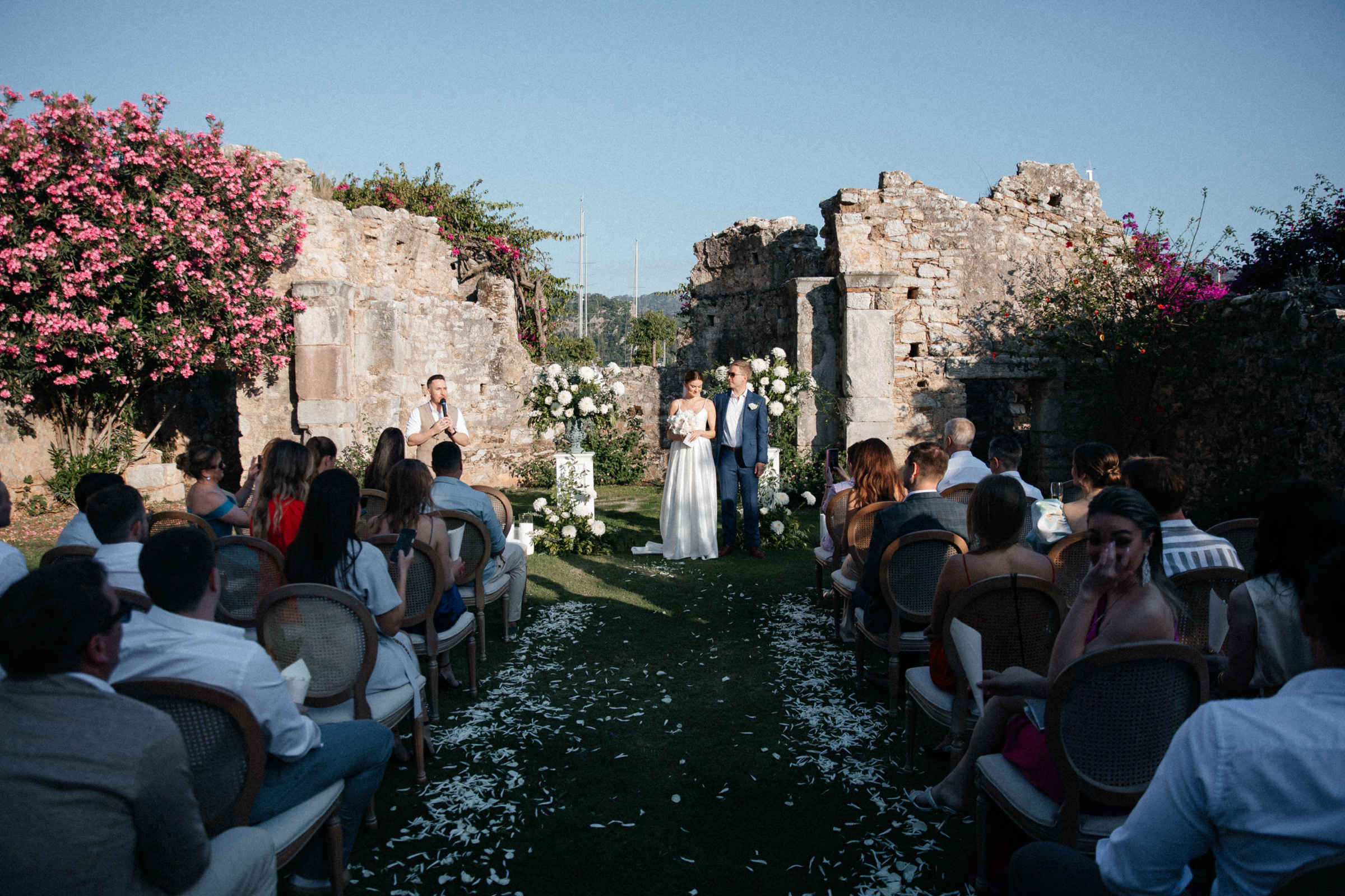 Wedding on the shores of the Aegean. Свадебный и репортажный фотограф