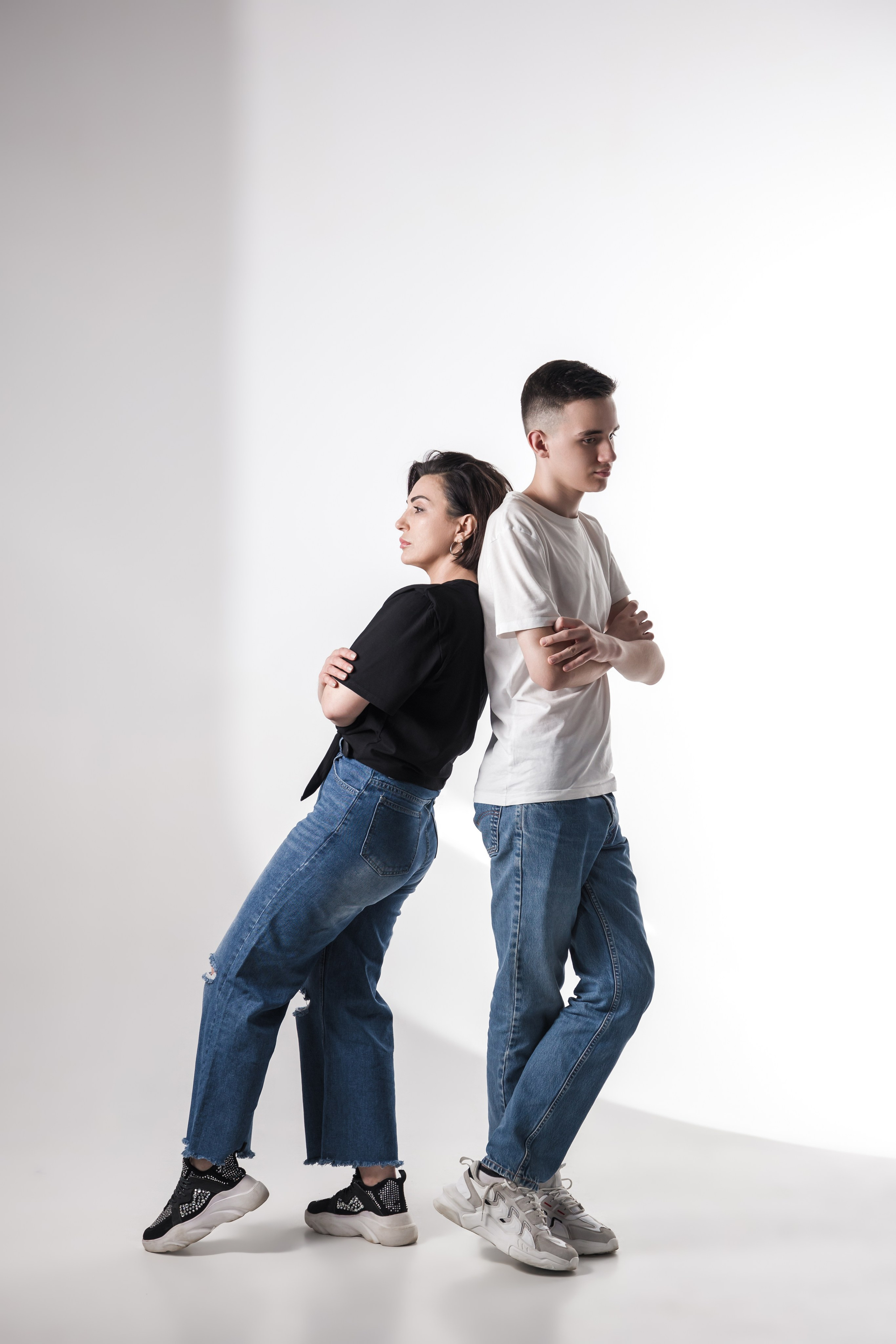 Мама и сын_циклорама. Фотограф Воронеж, Новая Усмань Мария Бублик