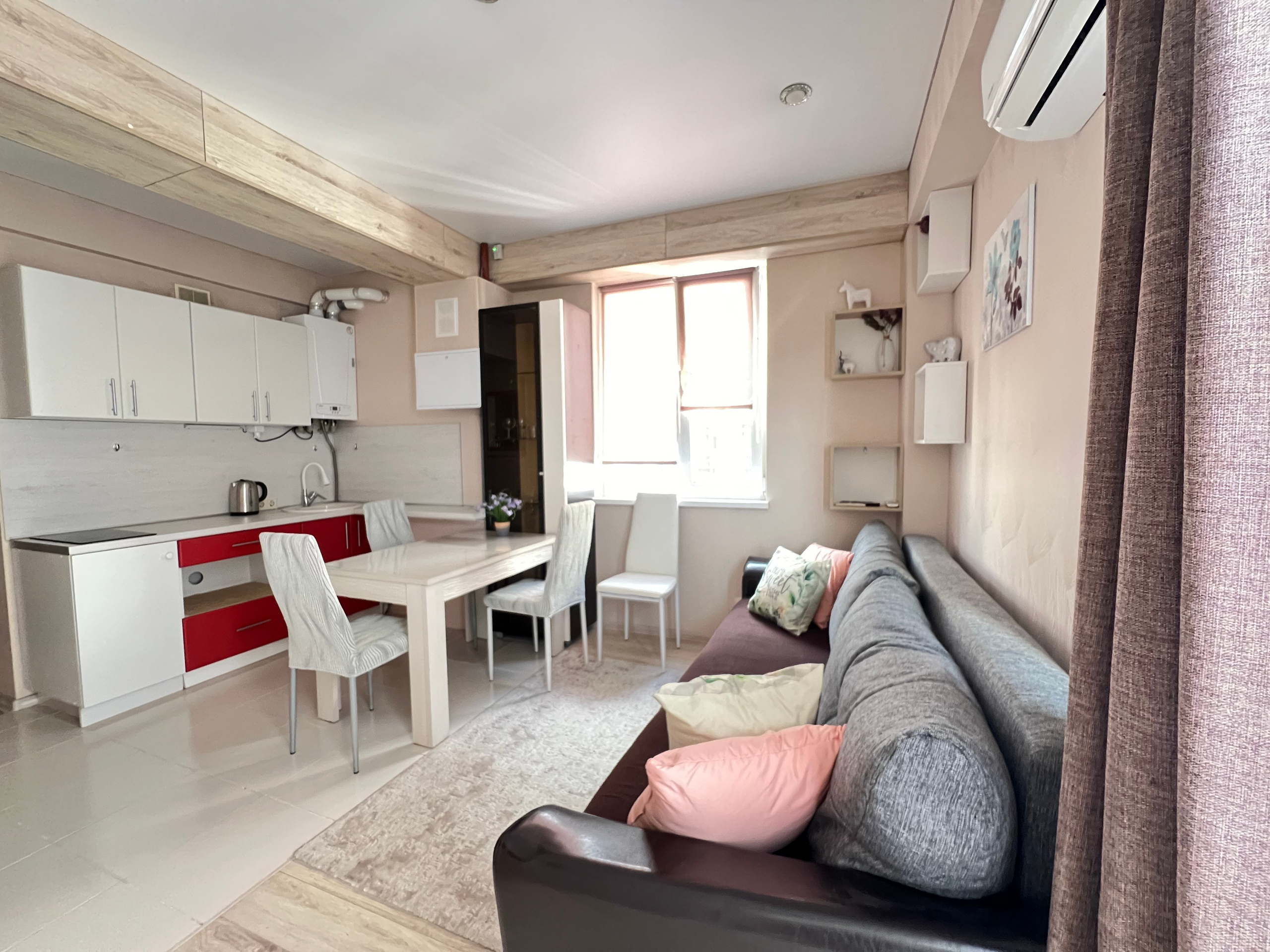 Светлая, уютная квартира рядом с морем!. Квартиры посуточно, длительно в Сочи, LARA APART GROUP