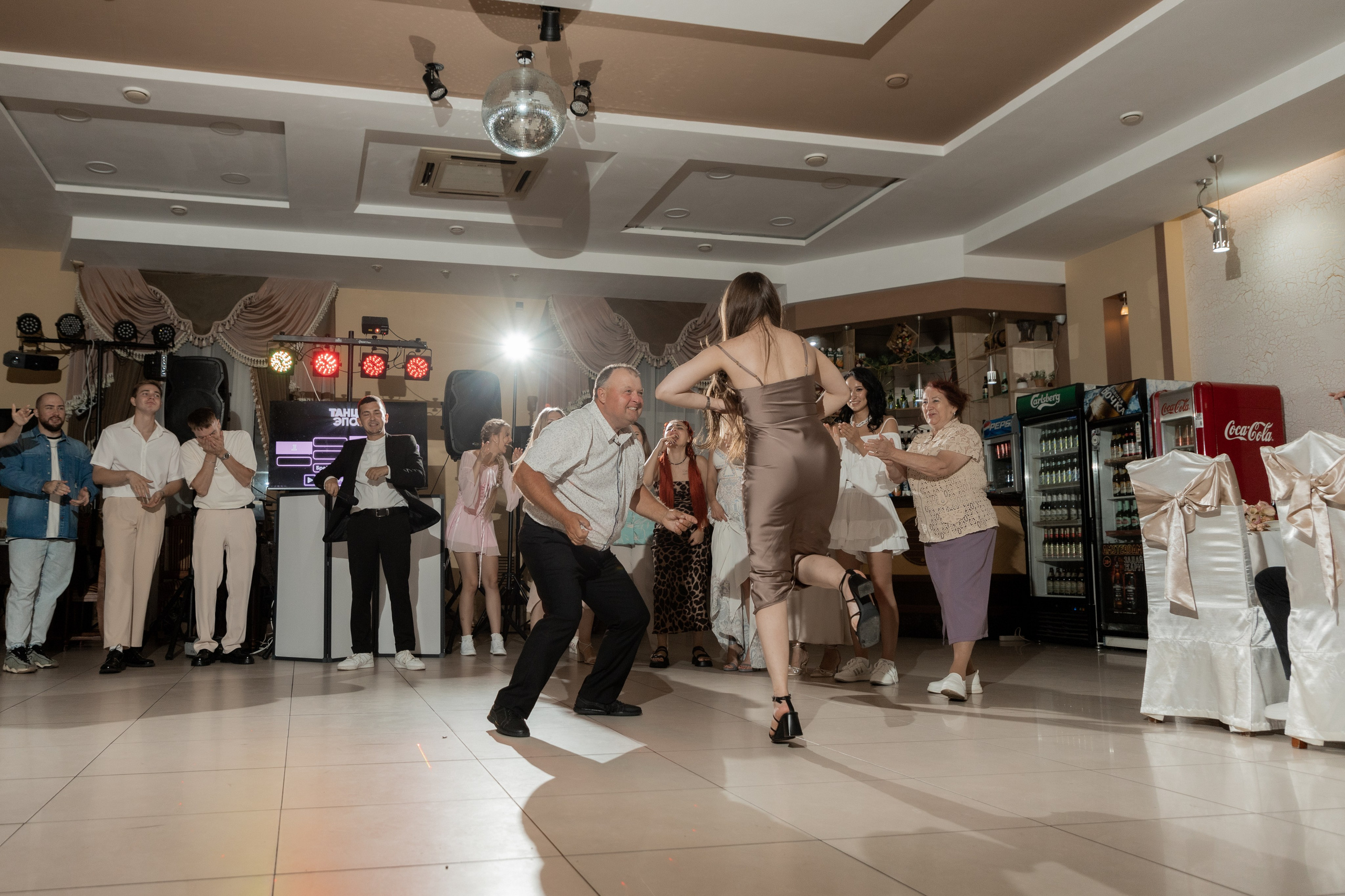Роман и Александра (банкет). Свадебный фотограф Ангелина Сунгатулина | Саратов | Балаково | Вольск