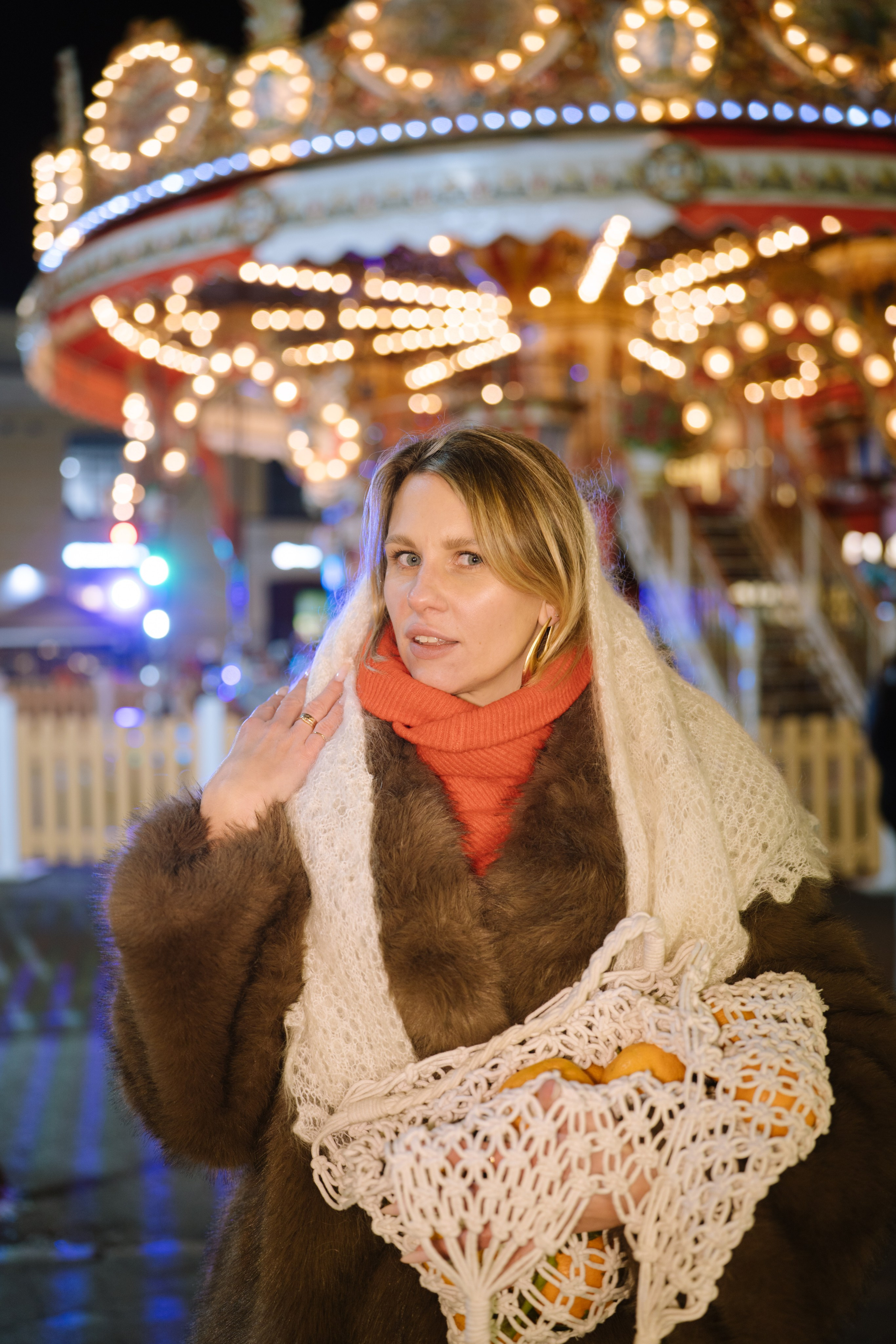 ПРОГУЛКА НА МАНЕЖНОЙ ПЛОЩАДИ ДЛЯ ДЕВУШКИ ПЕРЕД НОВЫМ ГОДОМ (НОВОГОДНЯЯ ФОТОСЕССИИЯ НА МАНЕЖНОЙ ПЛОЩАДИ). Профессиональный фотограф, Санкт-Петербург — Виктория Богомолова