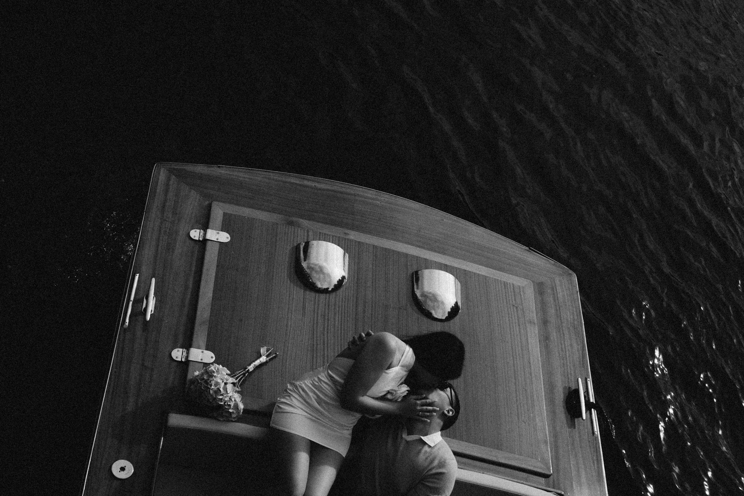 СВАДЕНБНАЯ СЬЕМКА НА КАТЕРЕ ПО КАНАЛАМ САНКТ-ПЕТЕРБУРГА И В АКВАТОРИИ НЕВЫ. Профессиональный фотограф, Санкт-Петербург — Виктория Богомолова