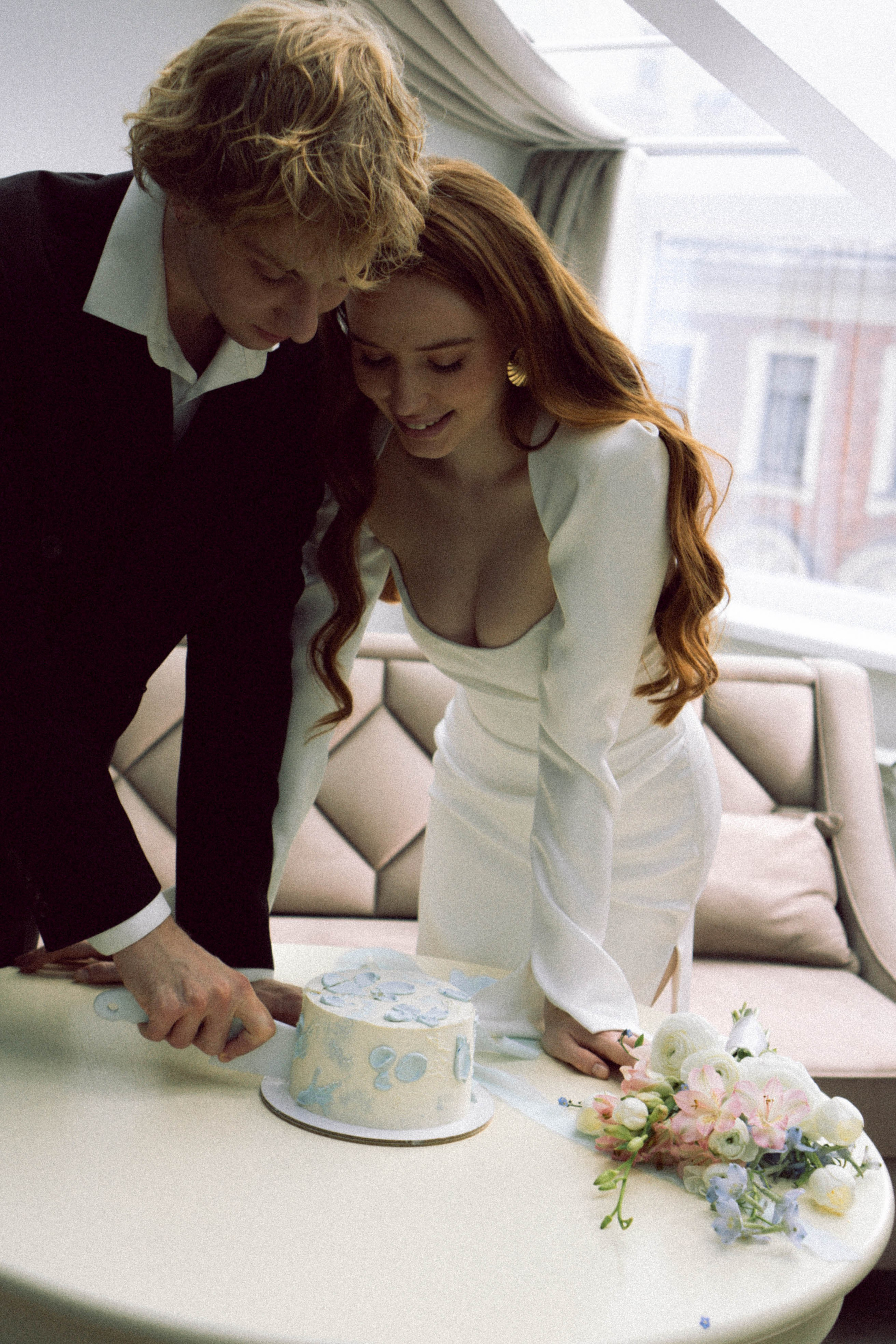 СВАДЕБНАЯ СЬЕМКА В ОТЕЛЕ. СБОРЫ ЖЕНИХА И НЕВЕСТЫ И ТАКЖЕ ТОР И ПОДГОТОВКА К ПРОГУЛКЕ. Профессиональный фотограф, Санкт-Петербург — Виктория Богомолова