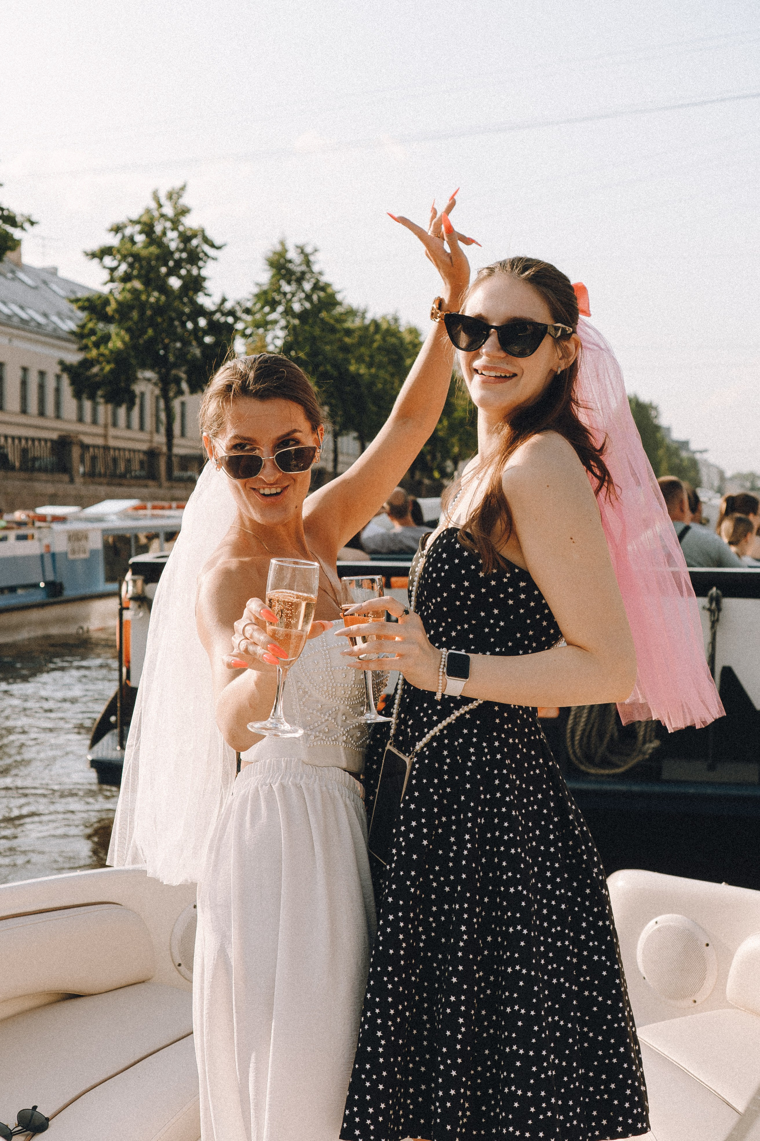 ДЕВИЧНИК НА КАТЕРЕ. Профессиональный фотограф, Санкт-Петербург — Виктория Богомолова