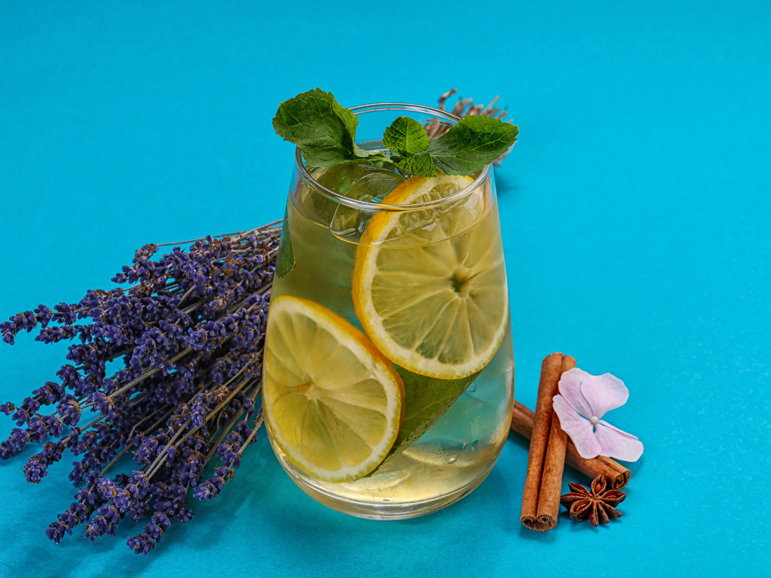 Фотосъемка суши и роллов. Заказ по тел.: +7 (906) 006-90-22. Фуд-фотограф Андрей Старостин — съемка еды в Москве. 9000 руб. в час