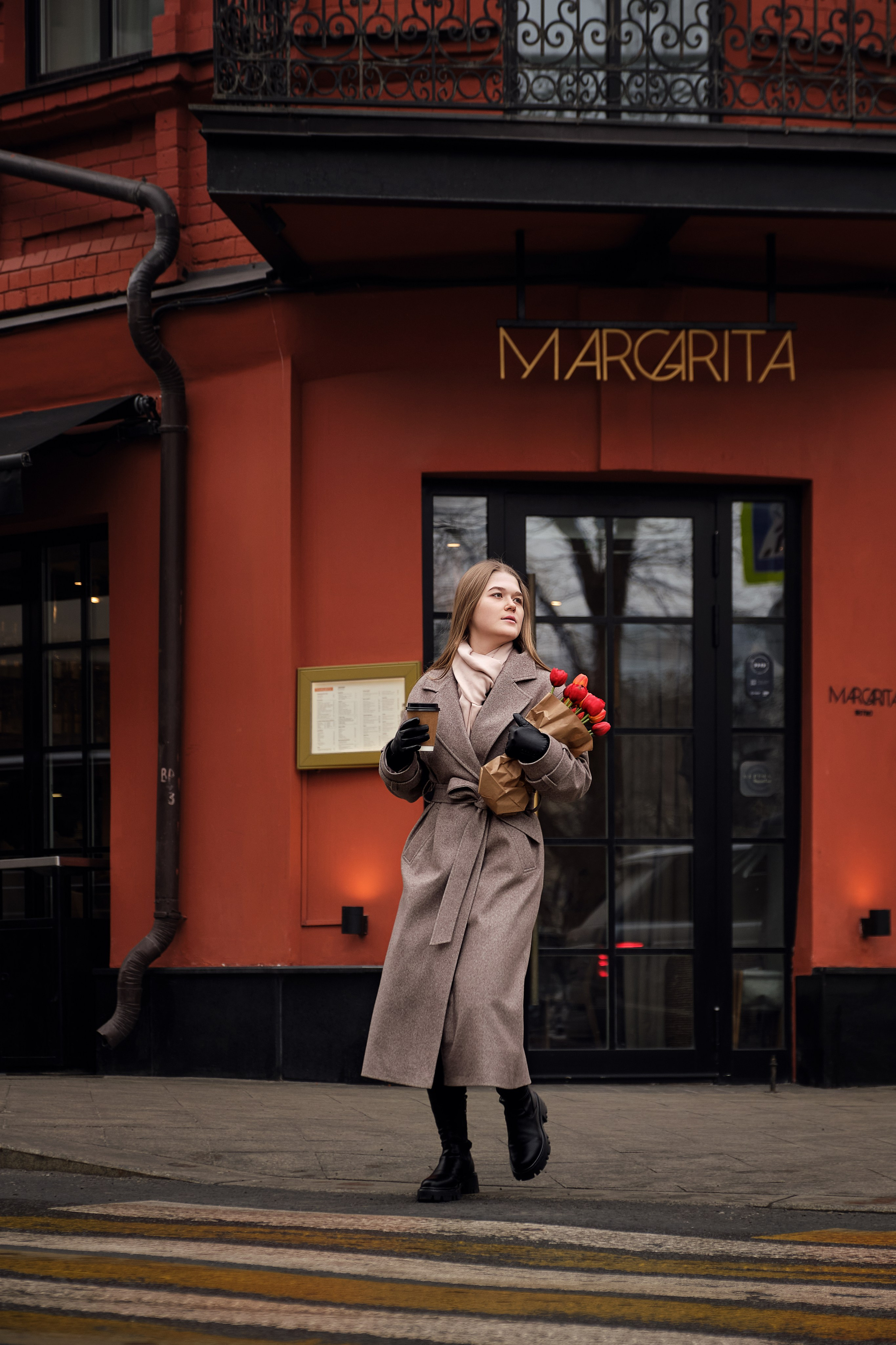 Анна, прогулка по Патриаршим прудам