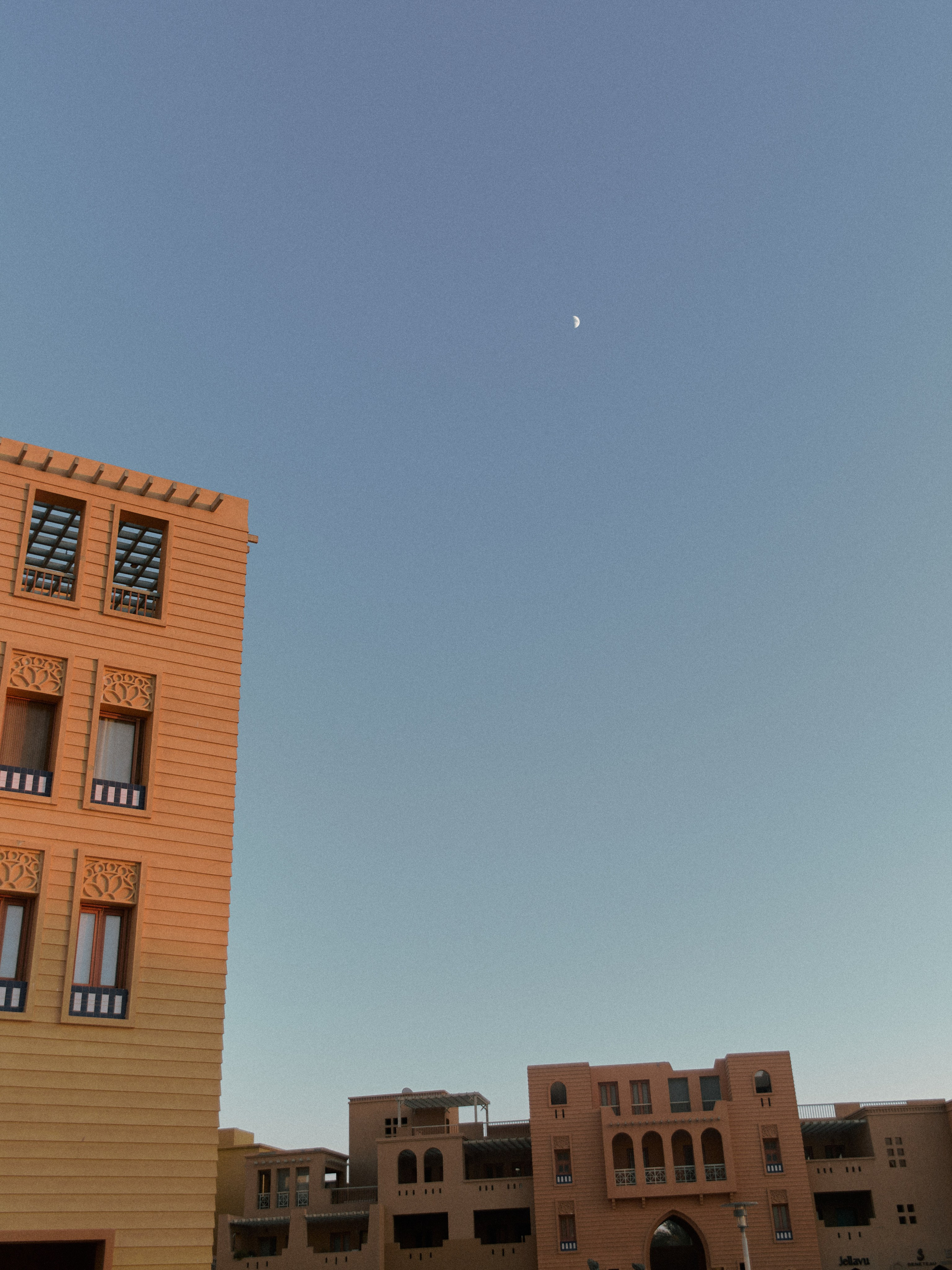 Архитектура. Jorgis Talè — photographer, kind person, teacher of arts and other mag