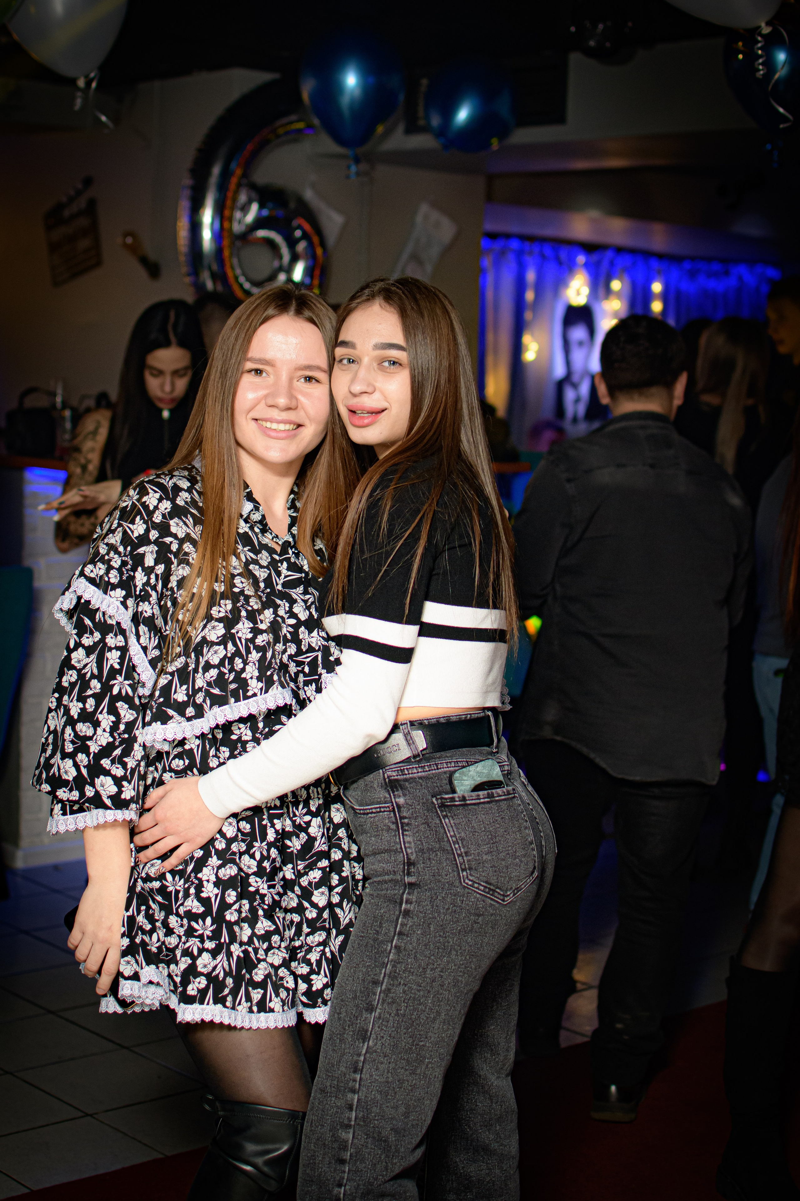 HOLLYWOOD / 6 YEARS. Photokarish