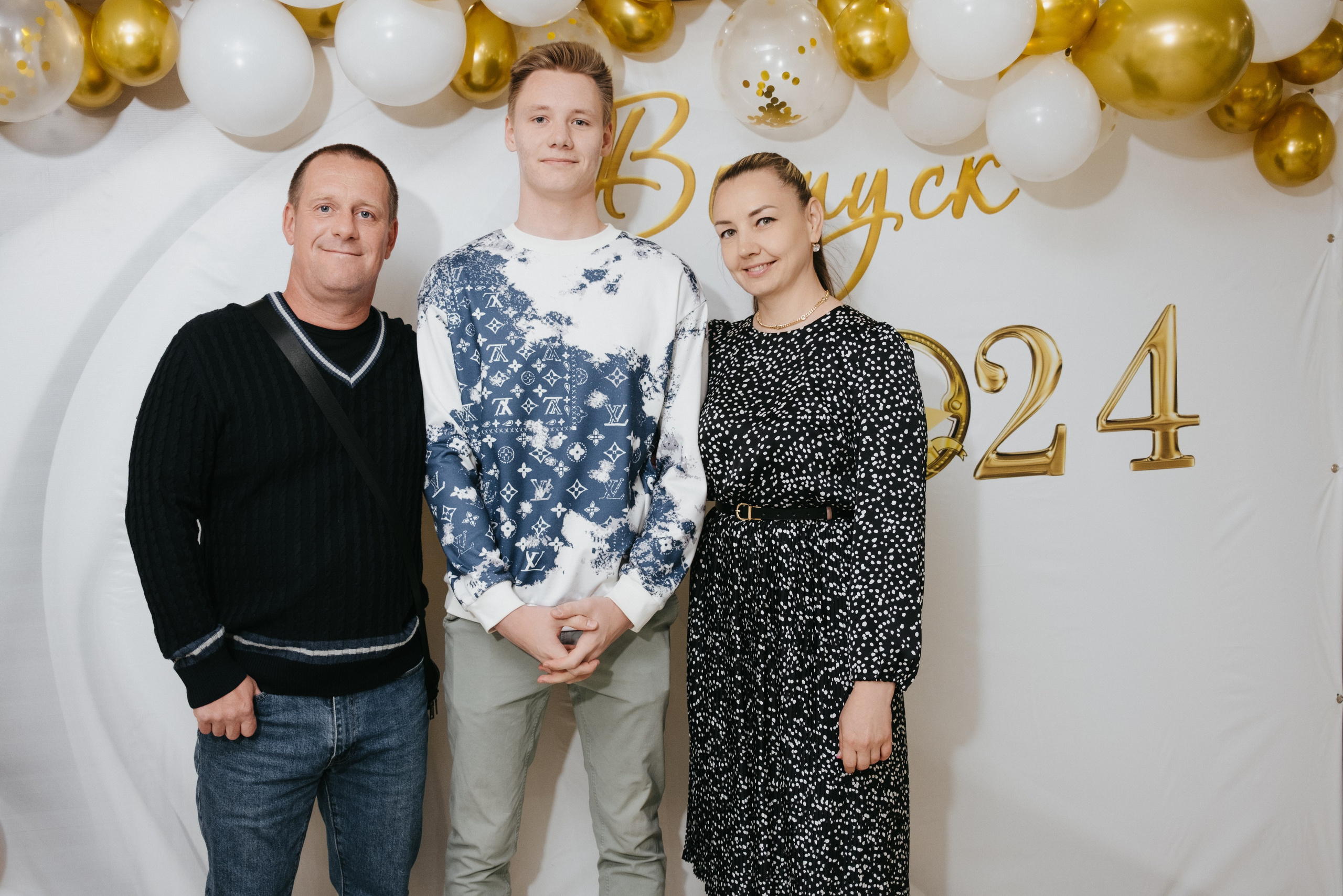 Выпускной 11 класс школы № 30. Свадебный и репортажной фотограф Денис Ожигин в Краснодаре и Краснодарском крае