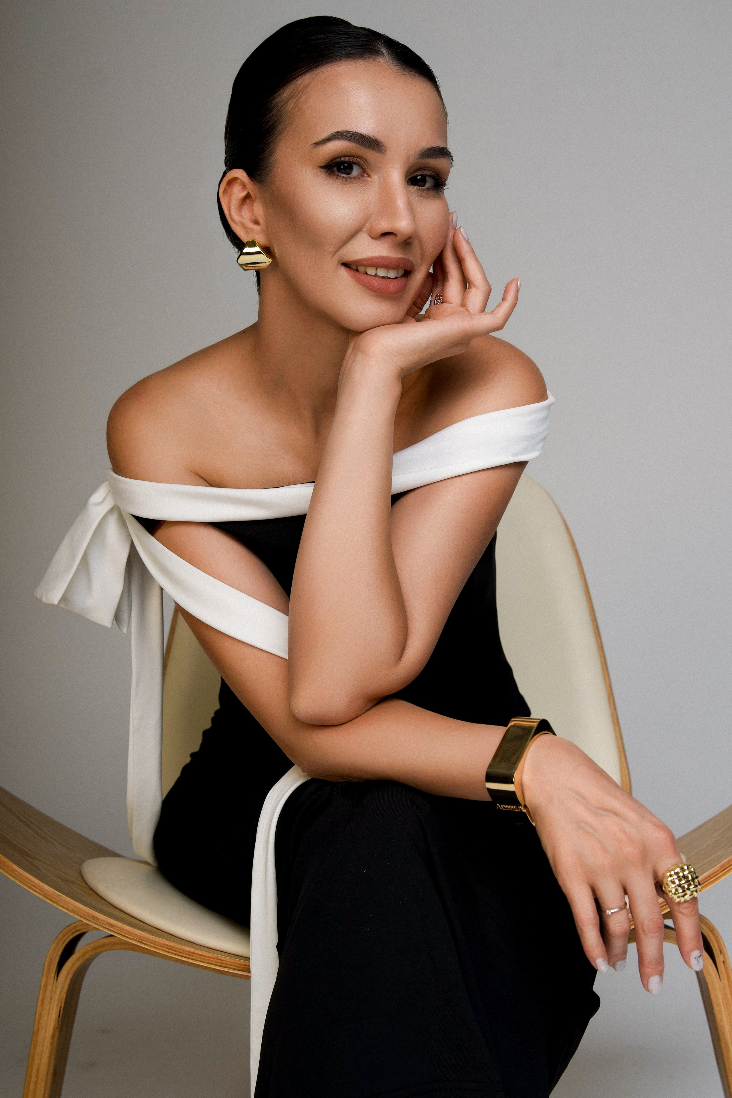 Студийная фотосессия Вилены в Симферополе. Бизнес-портрет в Крыму — Алие Кадырова | Фото для личного бренда