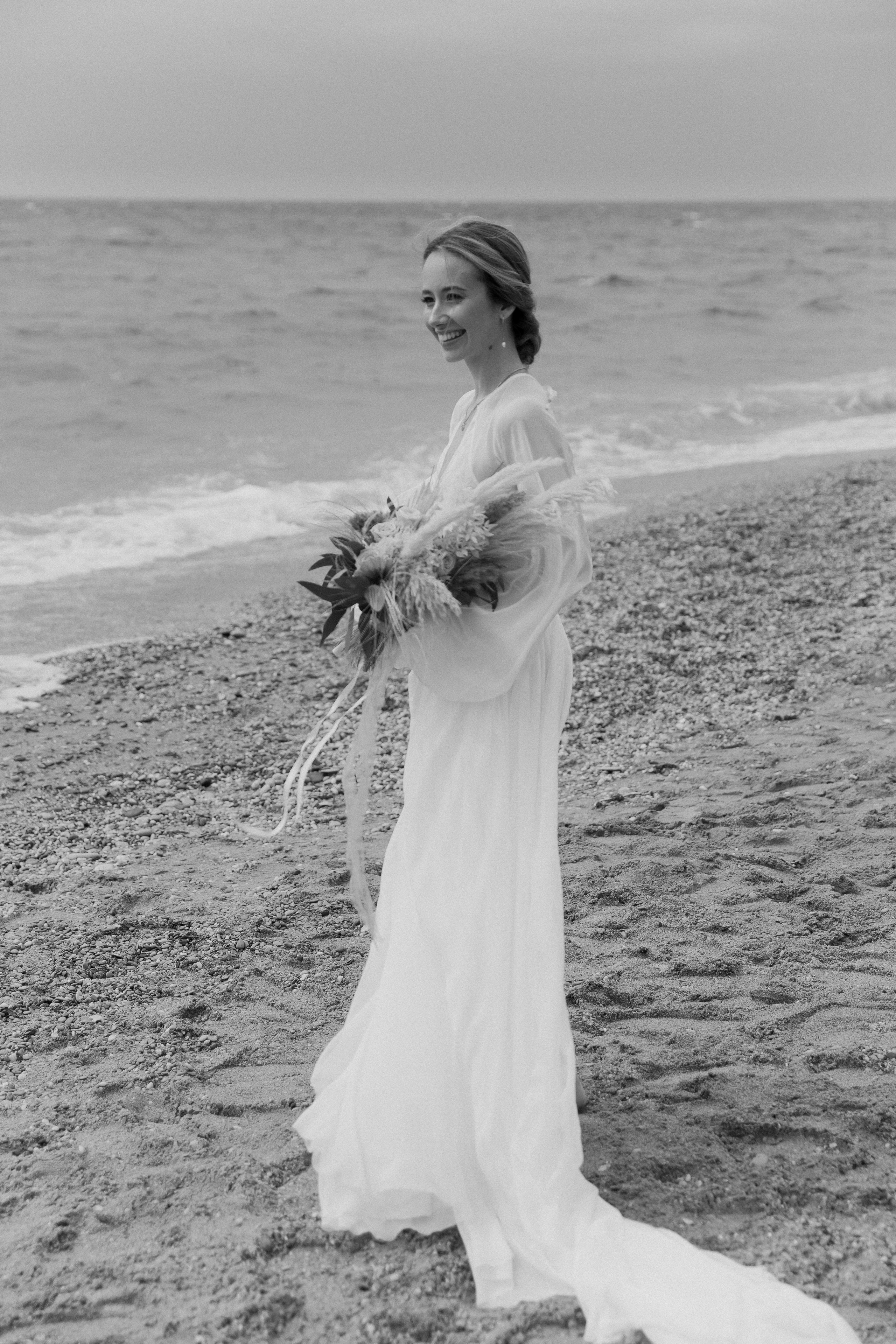 На берегу моря…. СВАДЕБНЫЙ ФОТОГРАФ В КРЫМУ И СЕВАСТОПОЛЕ