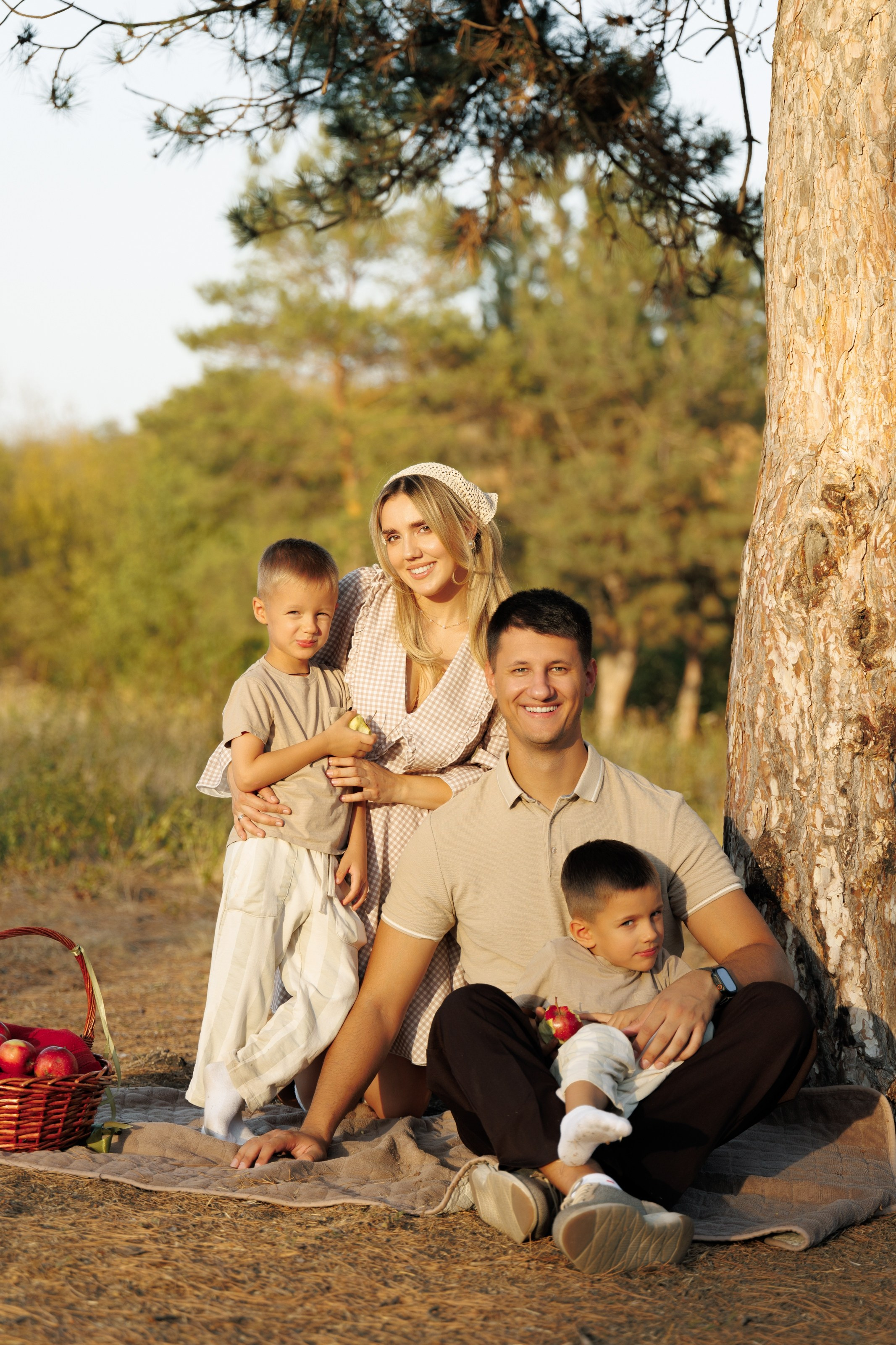 Дмитрий, Евгения, Мотя и Тима. Свадебный фотограф в Ростове — на — Дону Александра Пивоварова