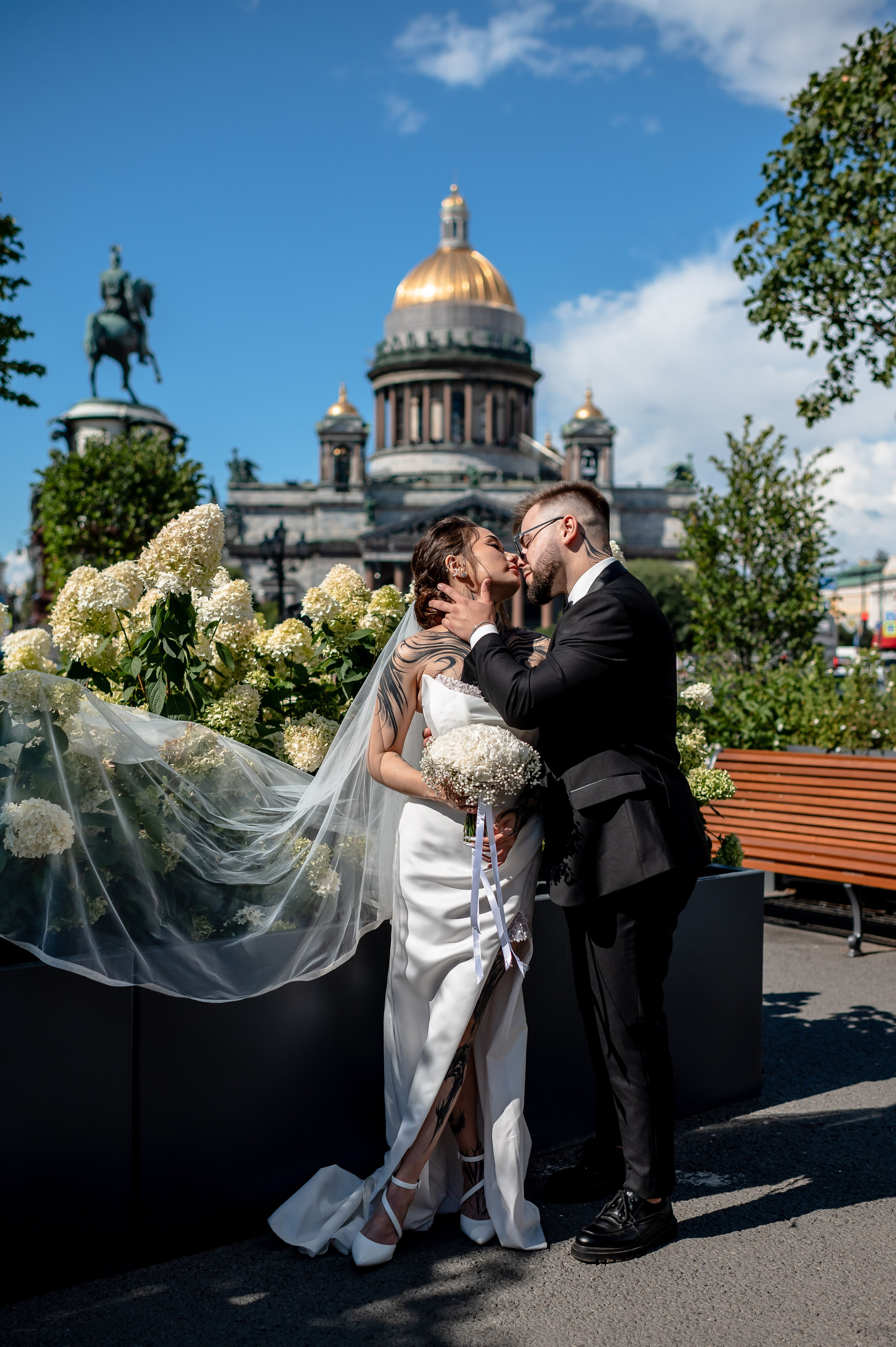 Диана и Евгений (маршрут № 1 в Питере: Исаакиевская площадь, красные маркизы Астории, набережная Мойки, Дворец Штиглица и Летний сад). Портретный, семейный и свадебный фотограф в Санкт-Петербурге и в Пушкине Ширяев Денис