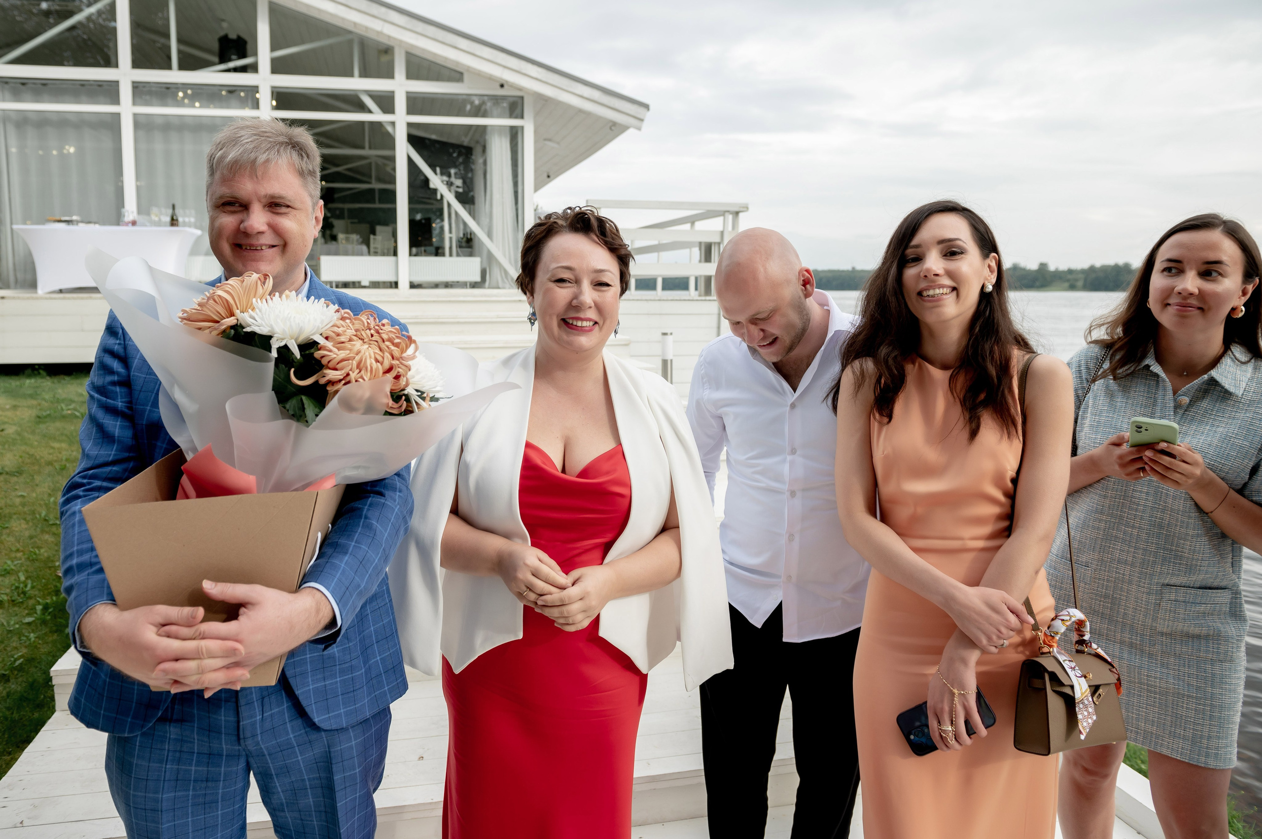 Классическая свадебная фотосессия Аины и Антона по самым красивым местам для свадебной прогулки в Санкт-Петербурге. Портретный, семейный и свадебный фотограф в Санкт-Петербурге и в Пушкине Ширяев Денис