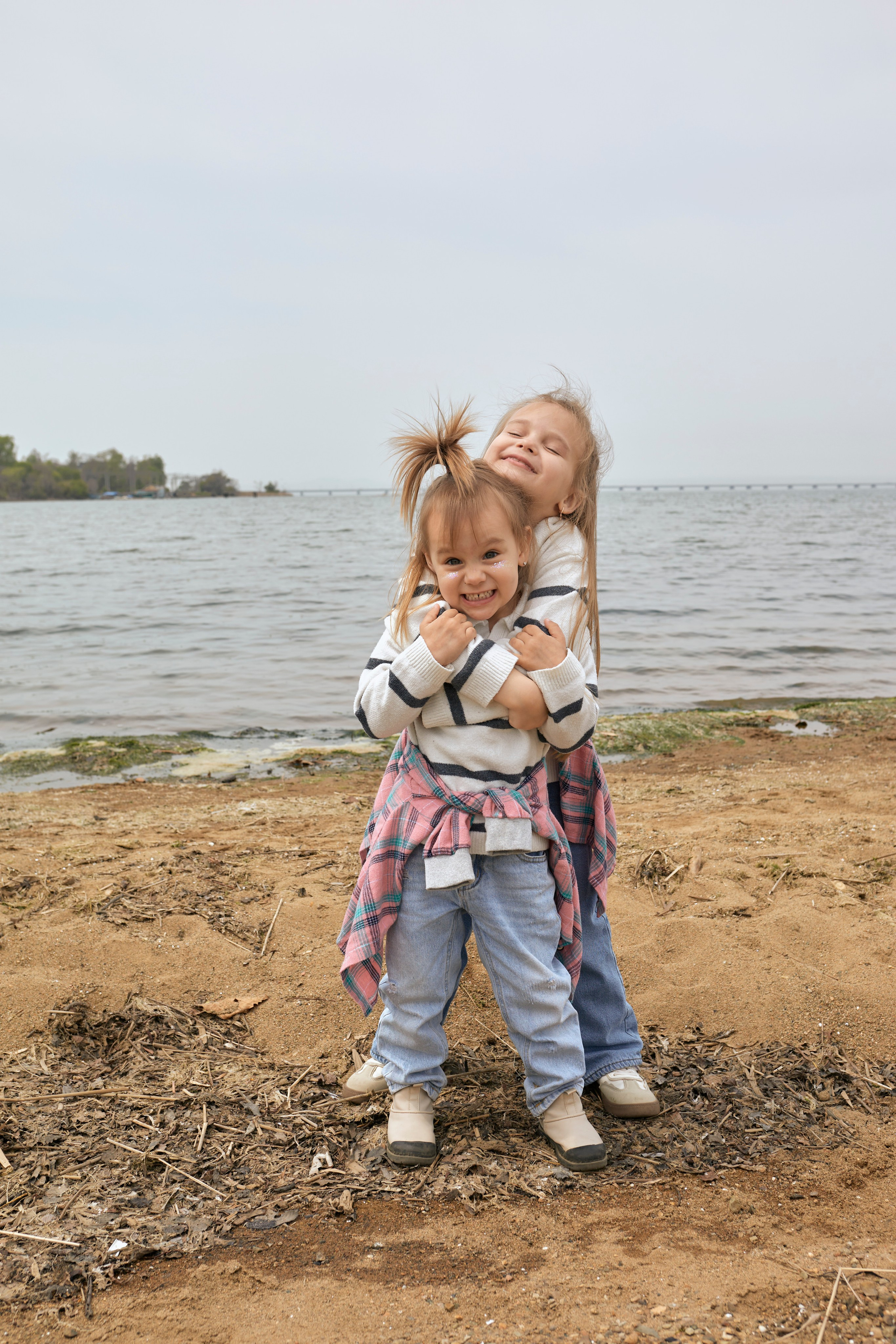 Алена и дочки. Фотограф Владивосток, семейные и индивидуальные съемки