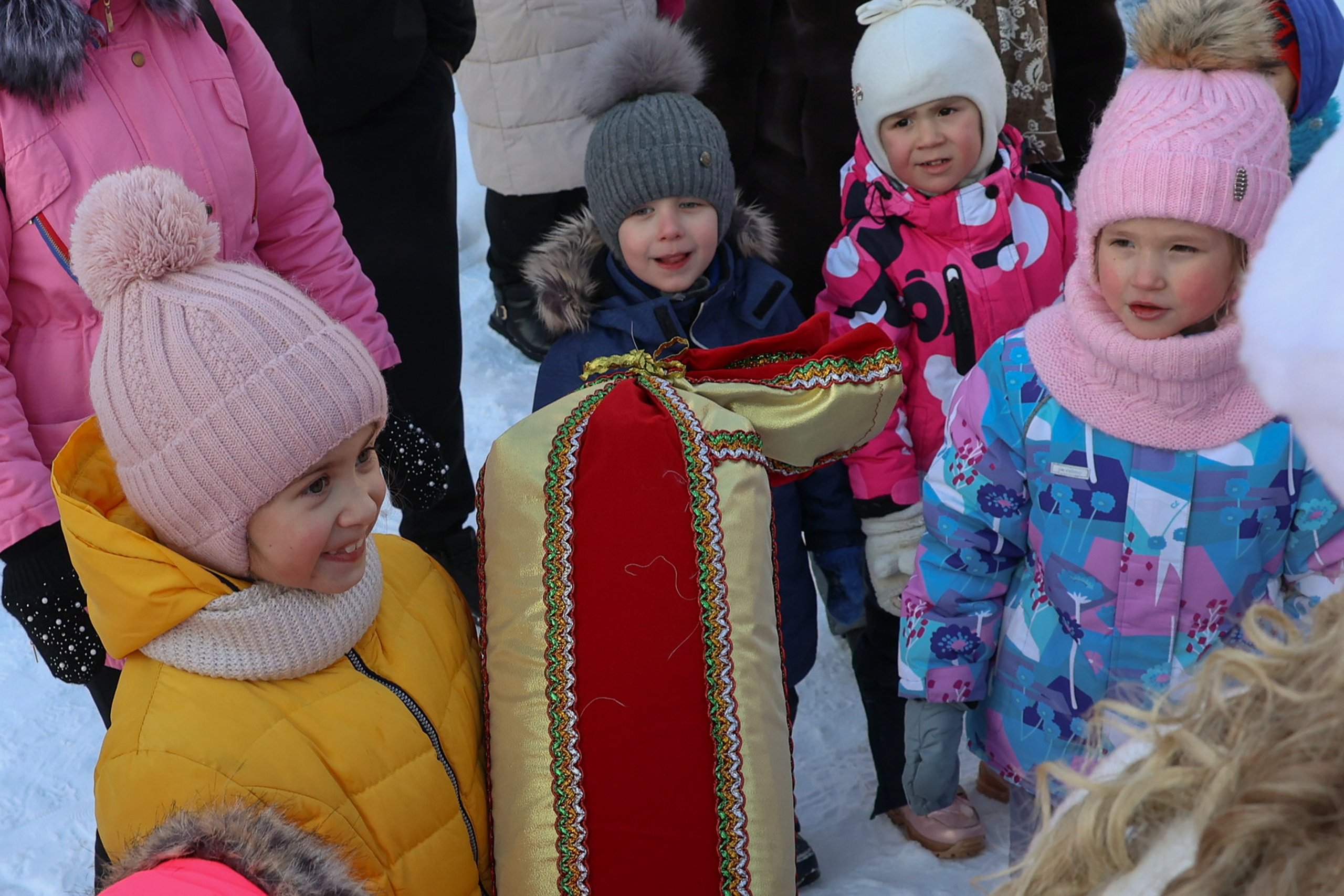 Новогодний праздник на улице