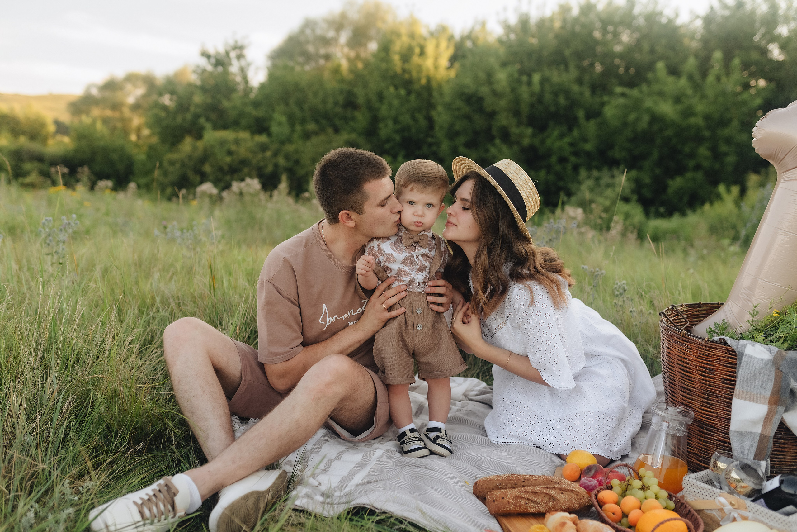 Светлана, Сергей и Женя | Семейная съемка на закате. Фотограф Карина Шмулёва. Воронеж и область