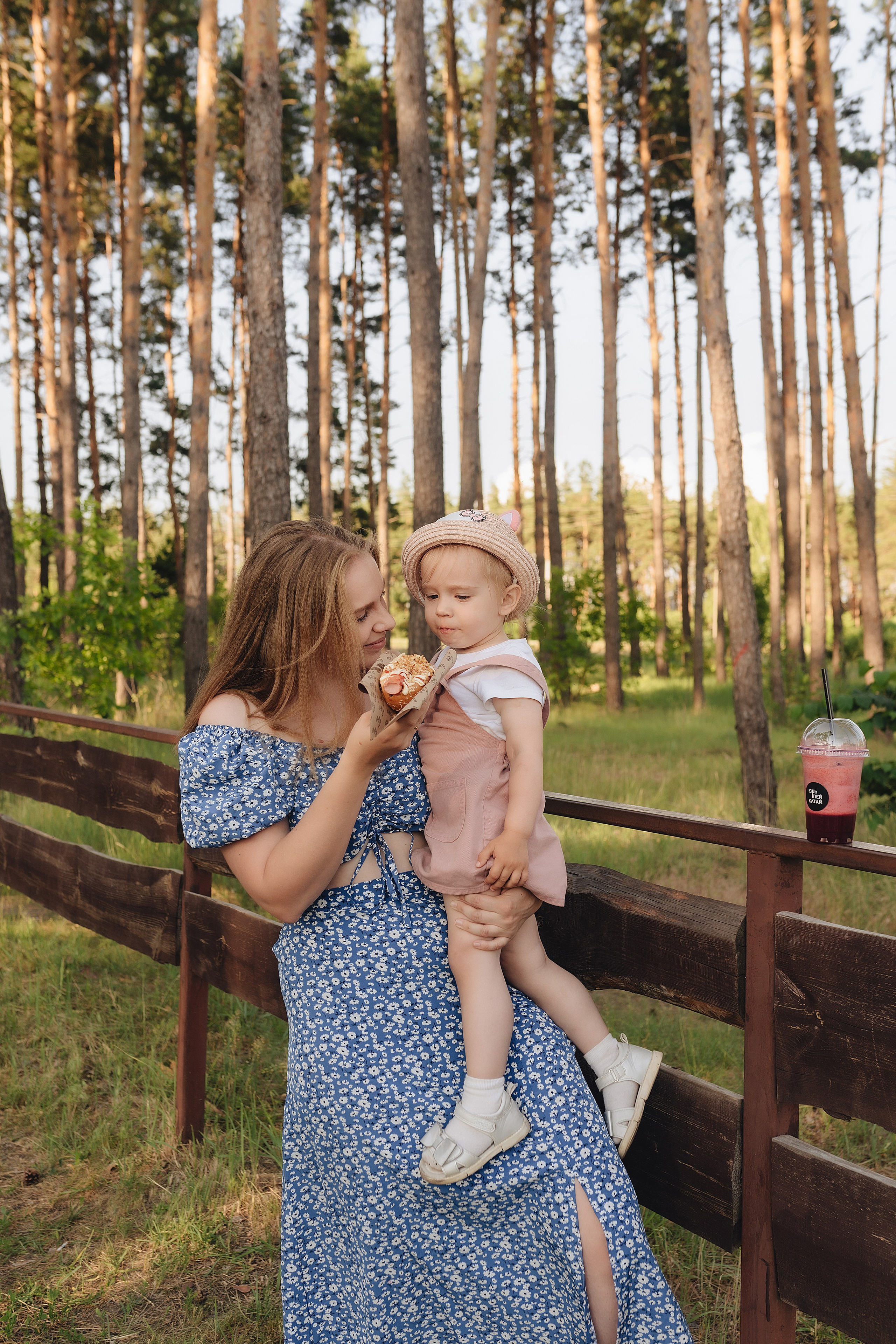 Семейная прогулка | Съемка для кофейни. Фотограф Карина Шмулёва. Воронеж и область