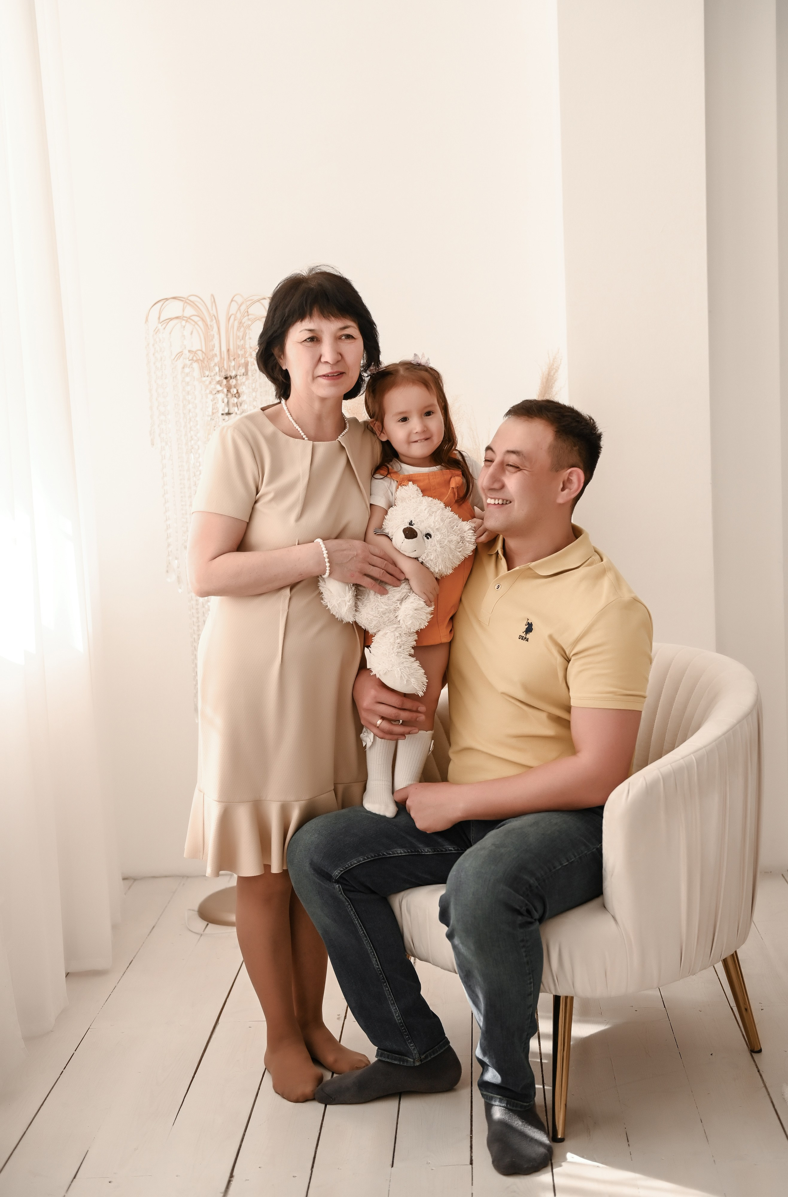 Семейная студийная  фотосессия 2. Свадебный, семейный, детский, контент фотограф в Омске Максим Ильин