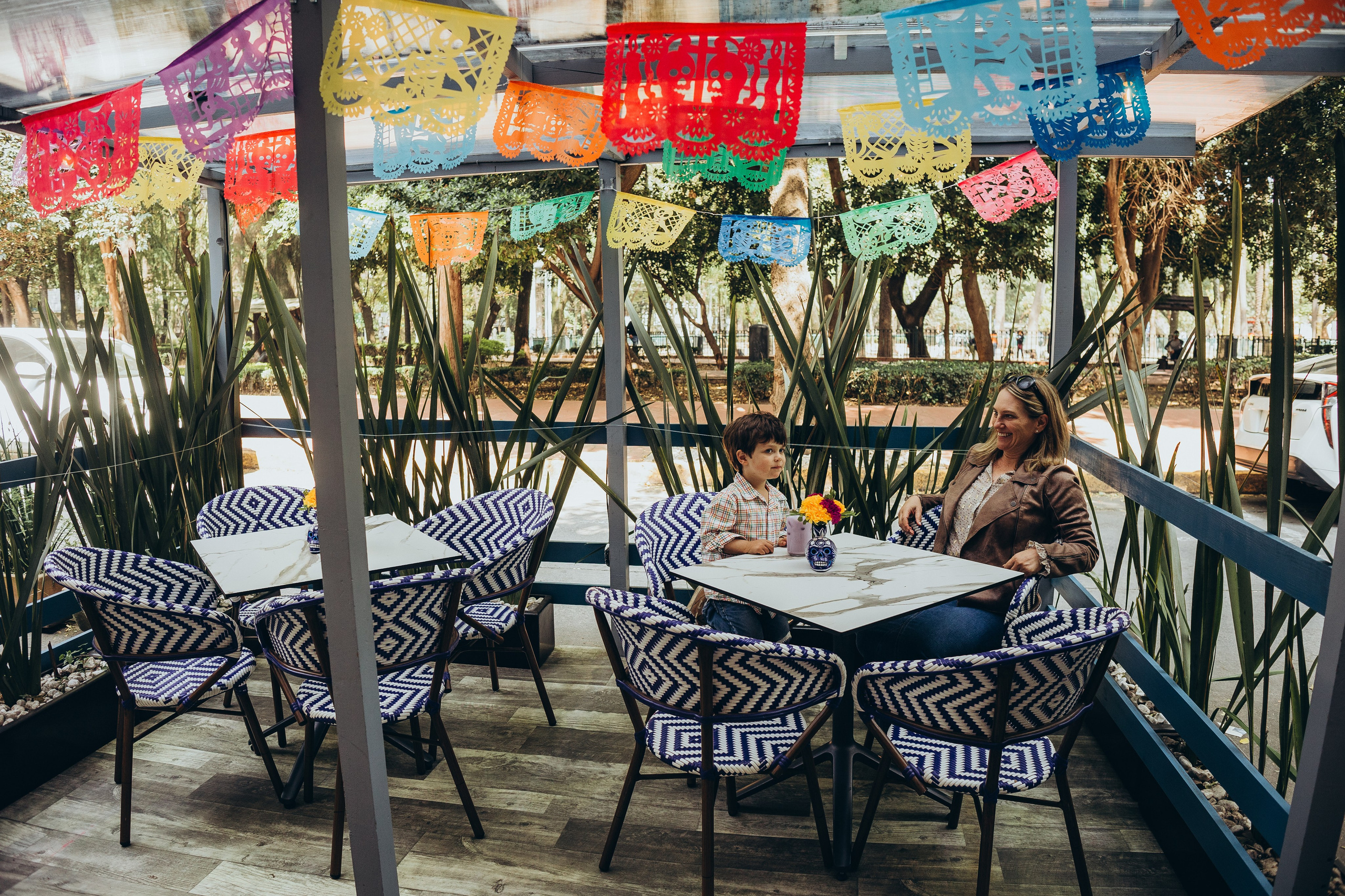 Sesión de fotos de mama e hijo en el Parque México, Condesa, Ciudad de México. Ирина Крохалева. Семейный фотограф в Екатеринбурге