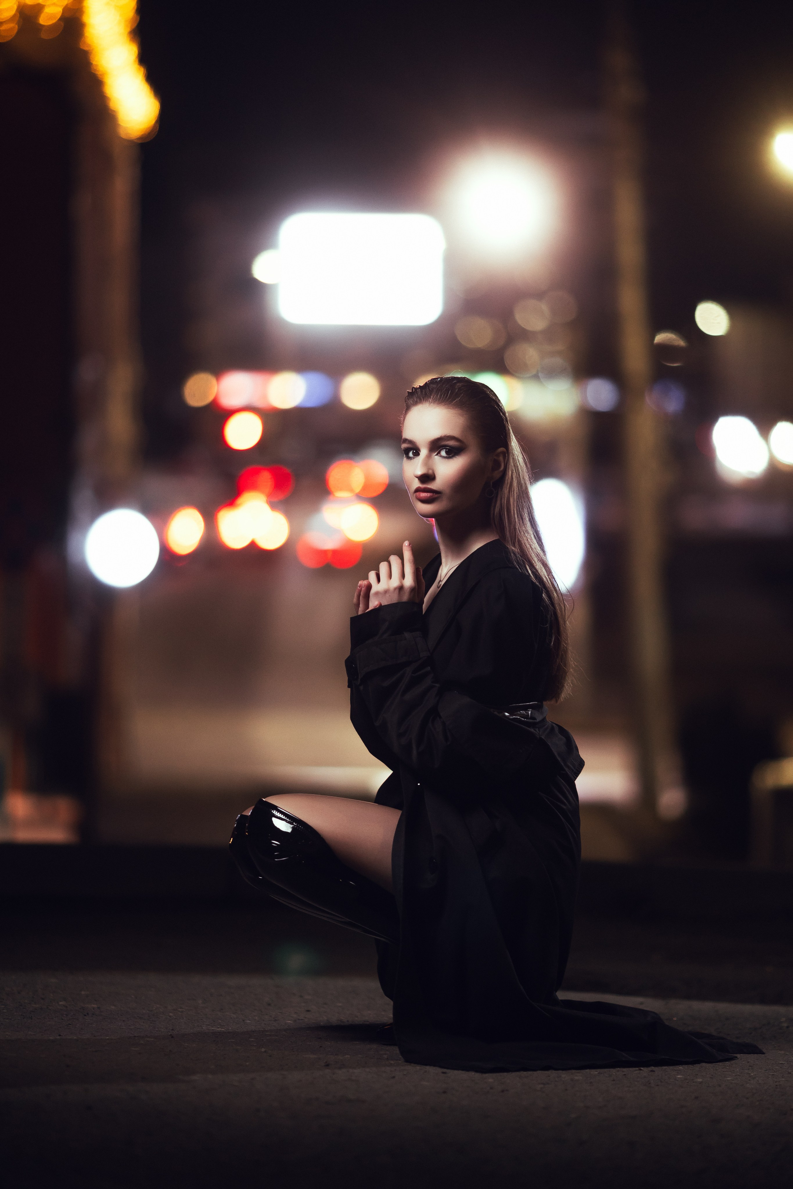 ночь боке город плащ девушка