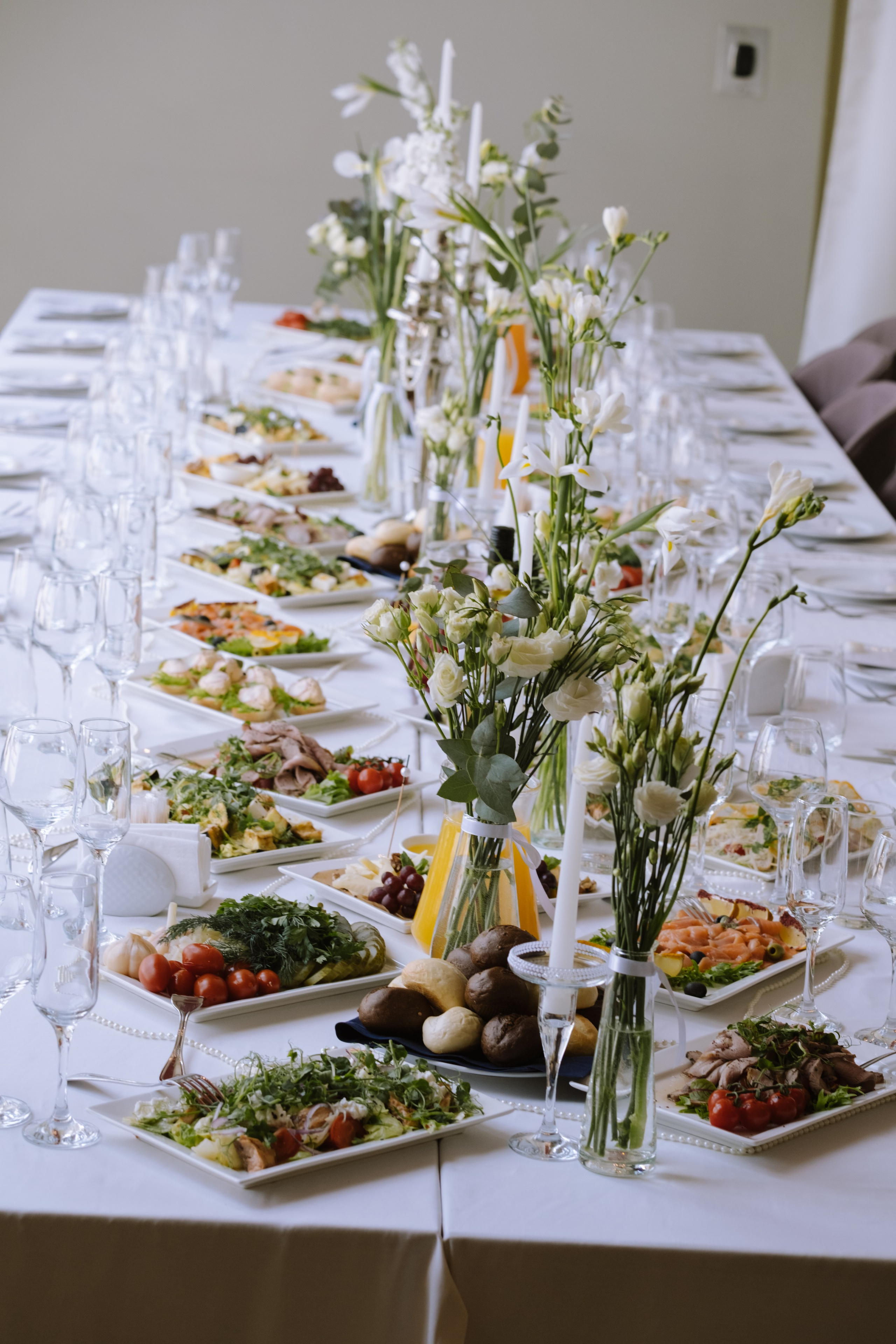СВАДЕБНЫЙ БАНКЕТ НА ВЛАДИМИРСКОЙ В САНКТ-ПЕТЕРБУРГЕ (КАМЕРНАЯ СВАДЬБА). Профессиональный фотограф, Санкт-Петербург — Виктория Богомолова