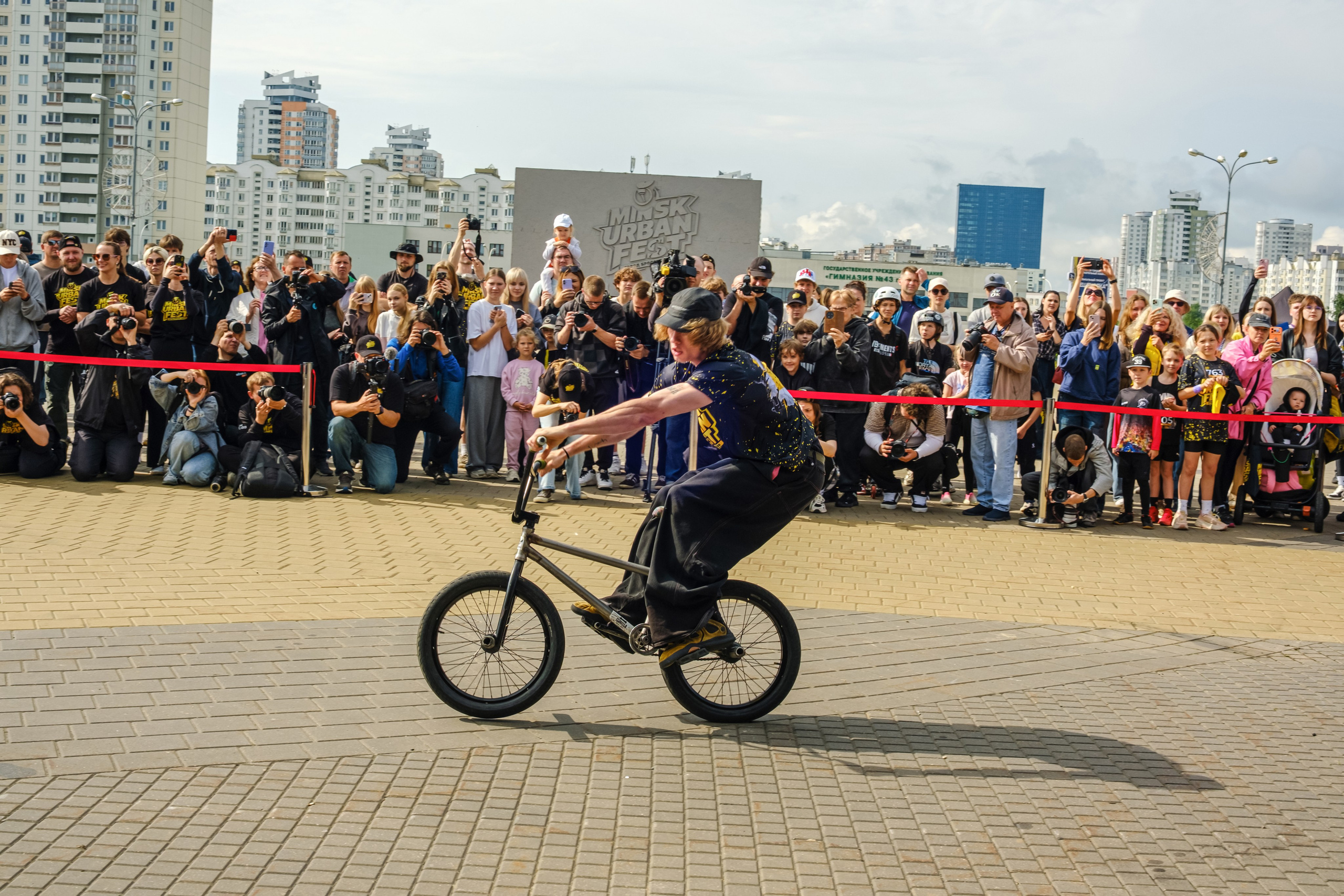 Urban Fest. Https://www.instagram.com/paparrazzio