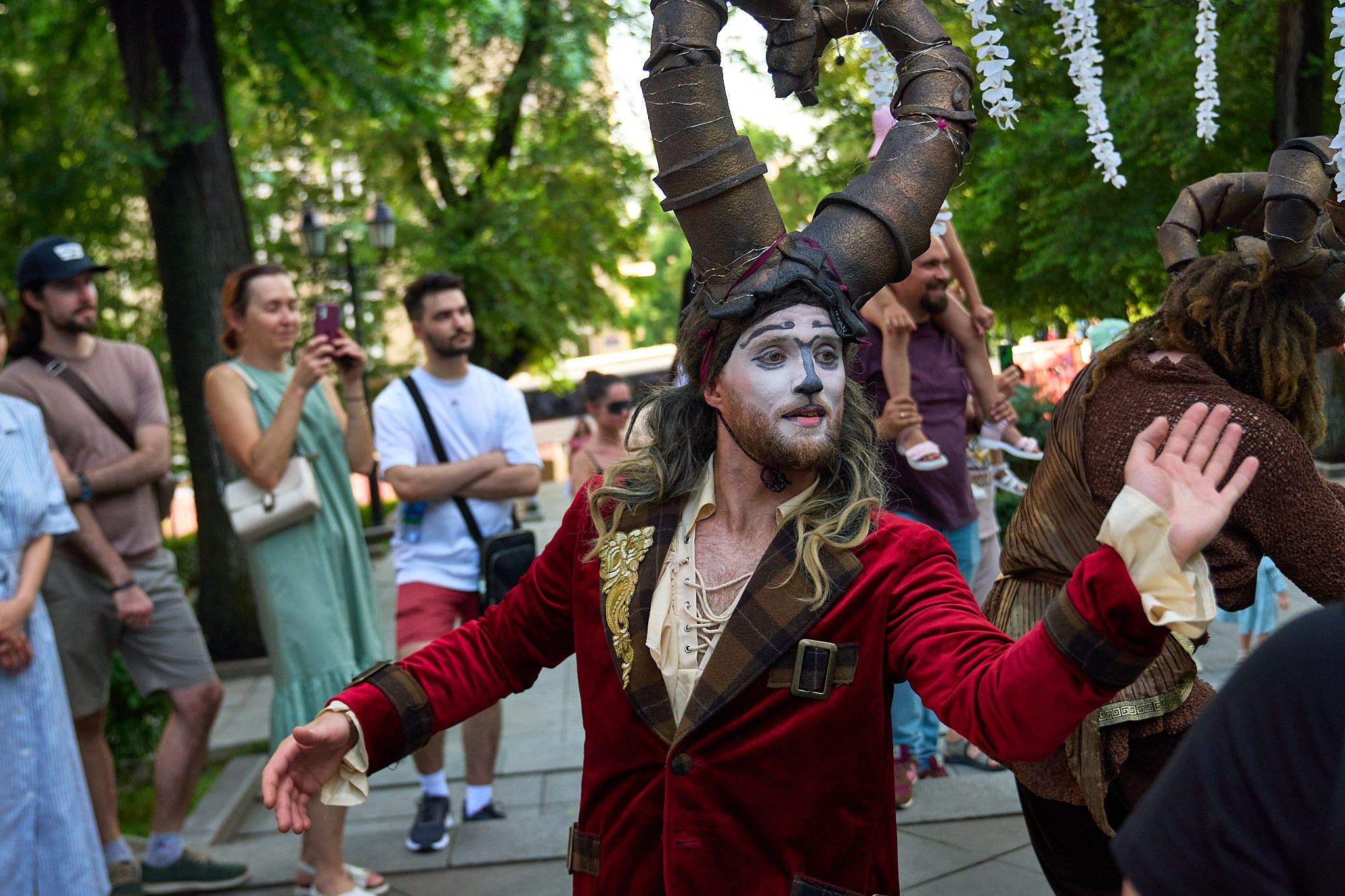 Уличный театр Владивосток. Профессиональный репортажный фотограф Инесса Иминова