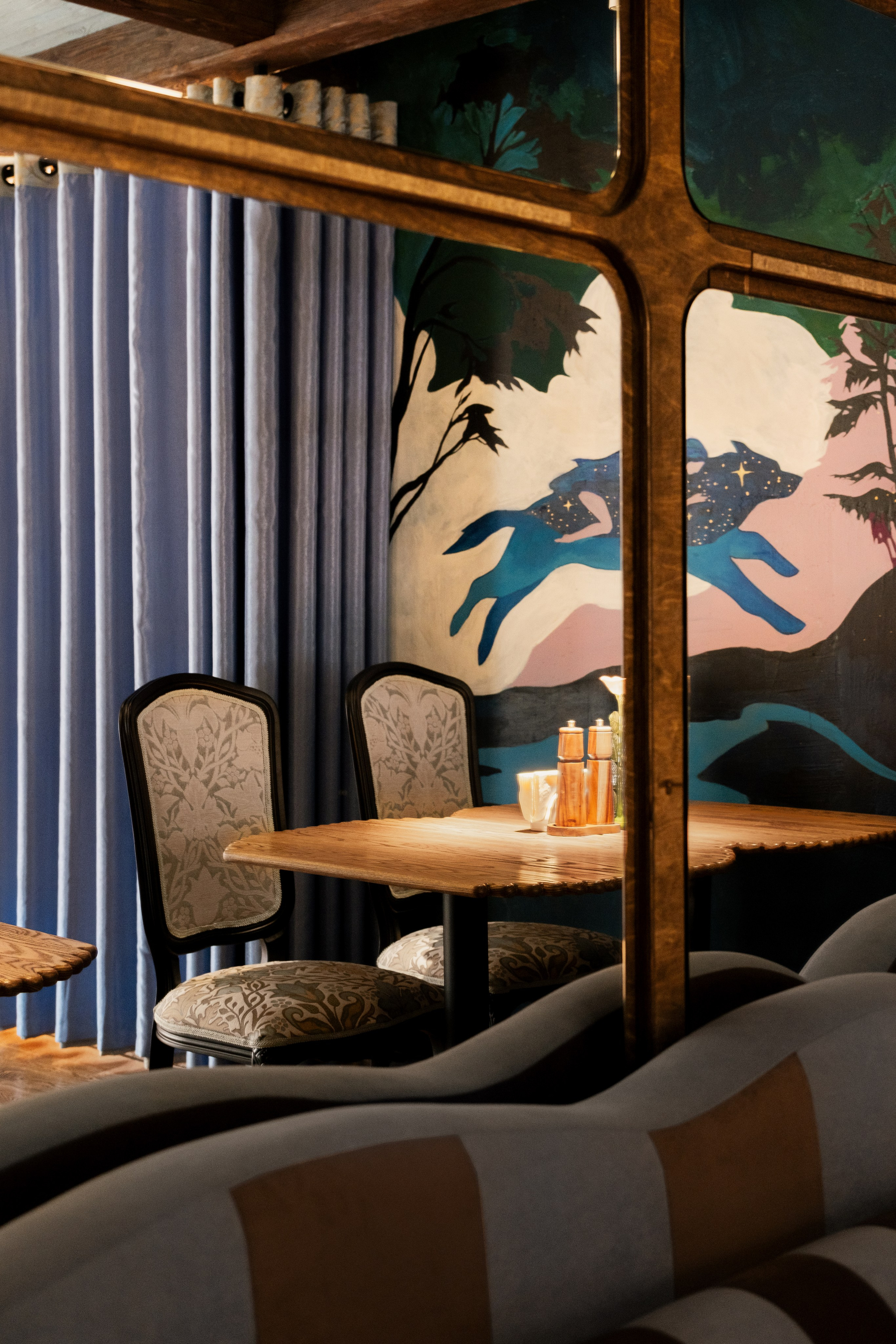 Lili Restaurant by Yana Aspanadze. Ekaterina Symidi. Interior Photographer