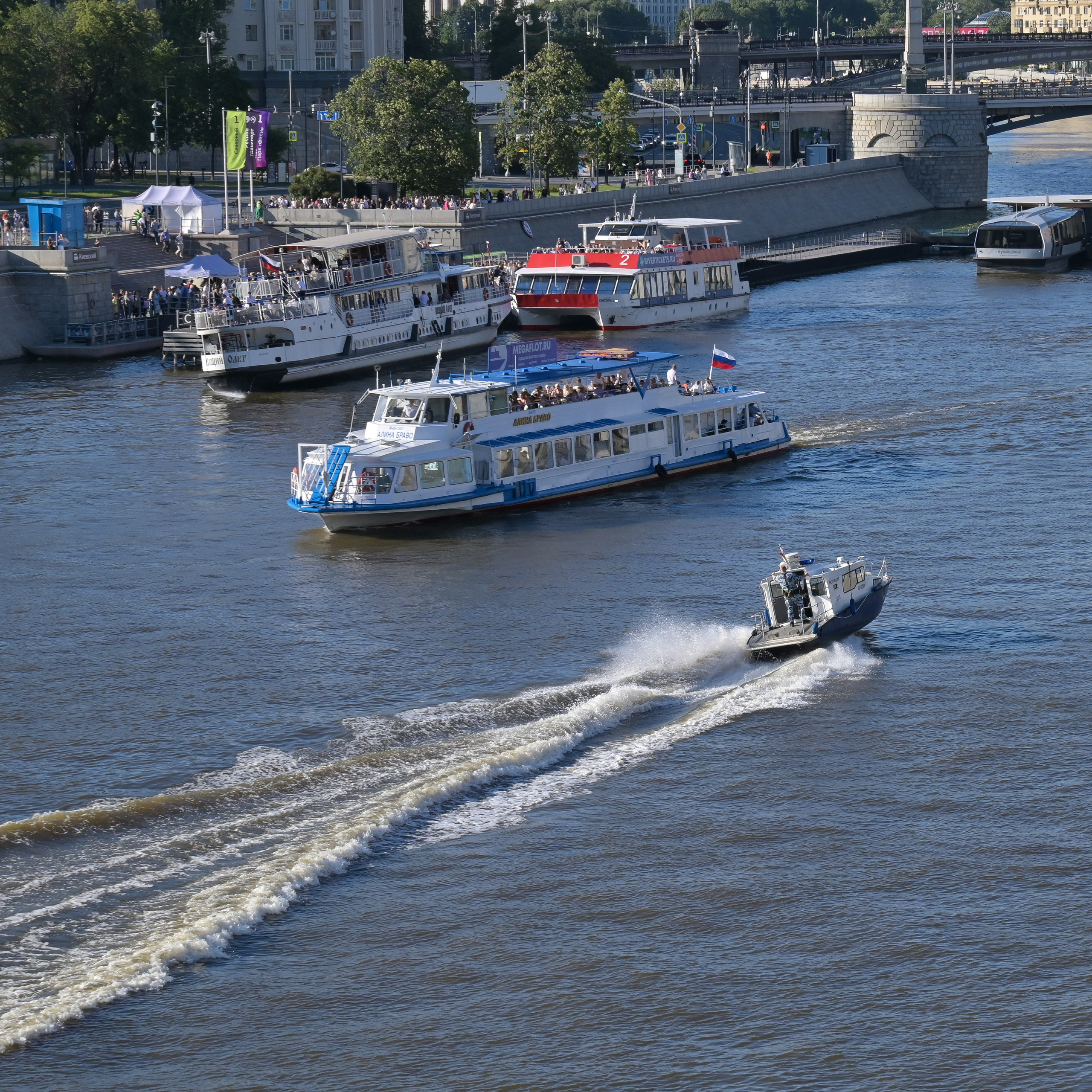 20240706 Киевская, Музеон, Библиотека. Дмитрий Ремизов. Фотография, как хобби