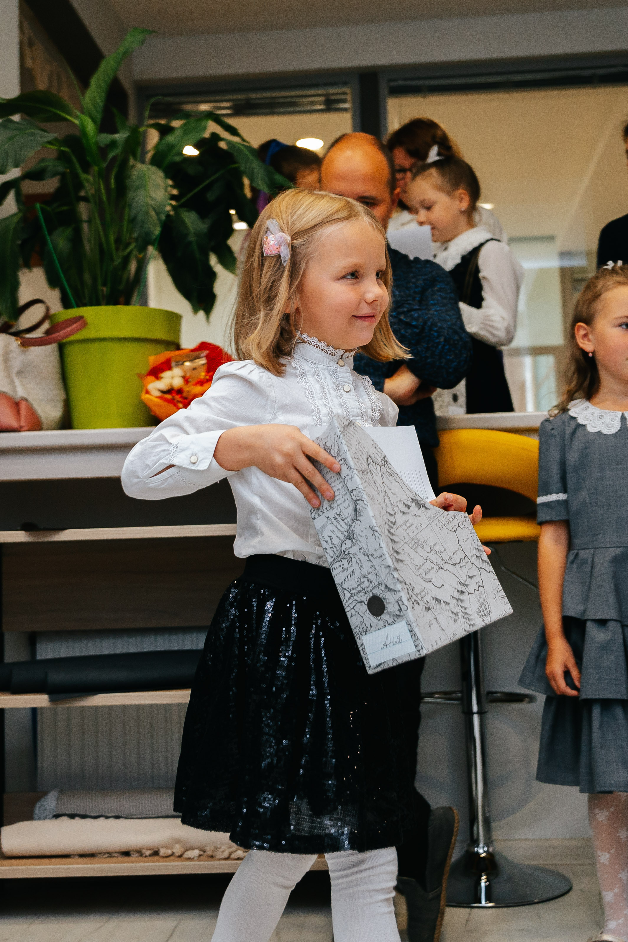 Первый звонок в школе «Монтессори Азбука». Семейный lifestyle фотограф в Санкт-Петербурге Людмила Пахомова