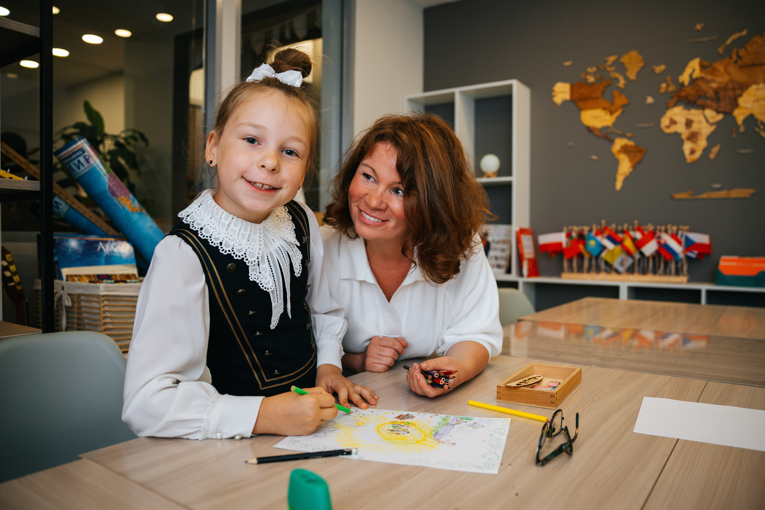 Первый звонок в школе «Монтессори Азбука». Семейный lifestyle фотограф в Санкт-Петербурге Людмила Пахомова