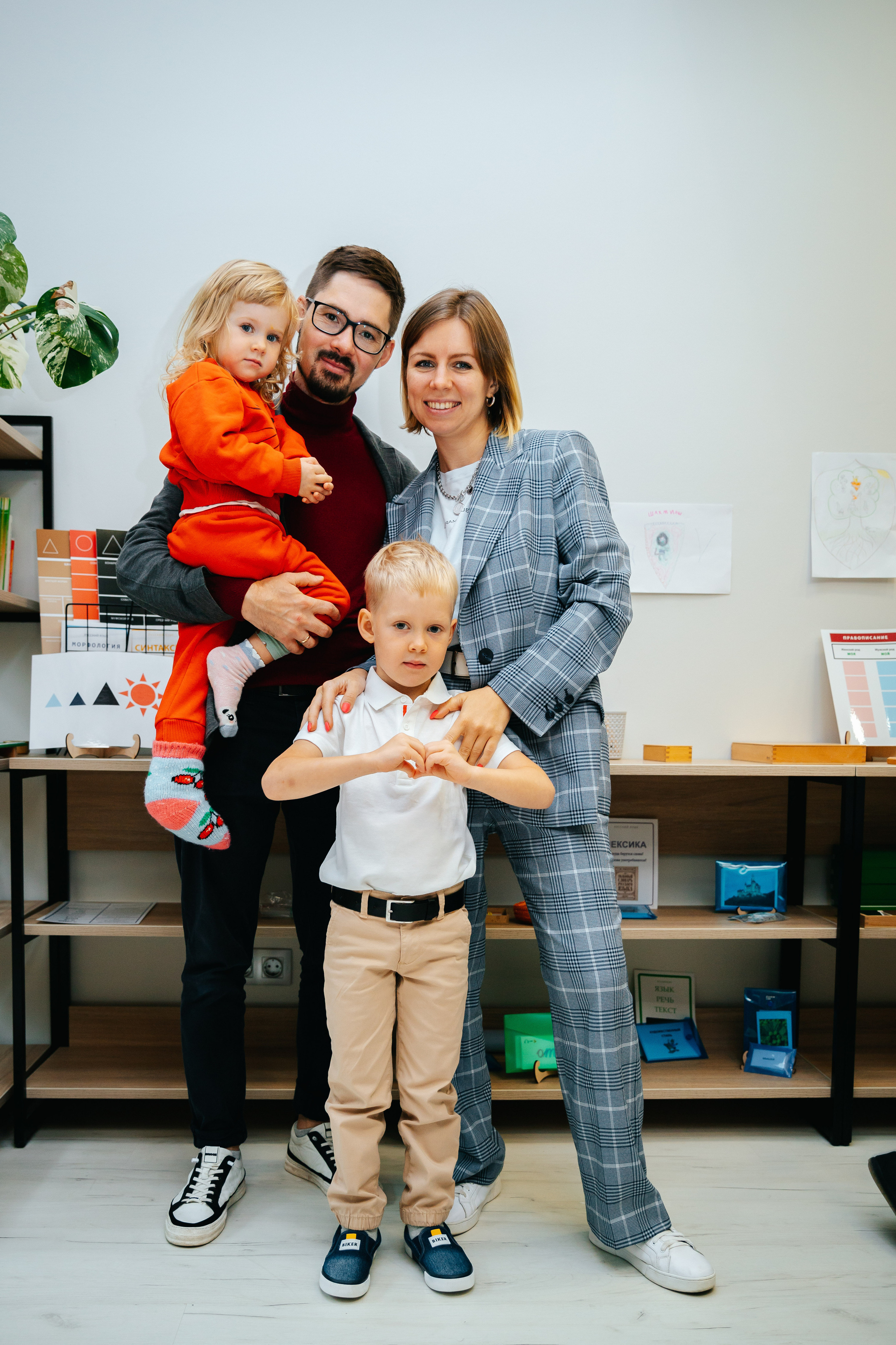 Первый звонок в школе «Монтессори Азбука». Семейный lifestyle фотограф в Санкт-Петербурге Людмила Пахомова