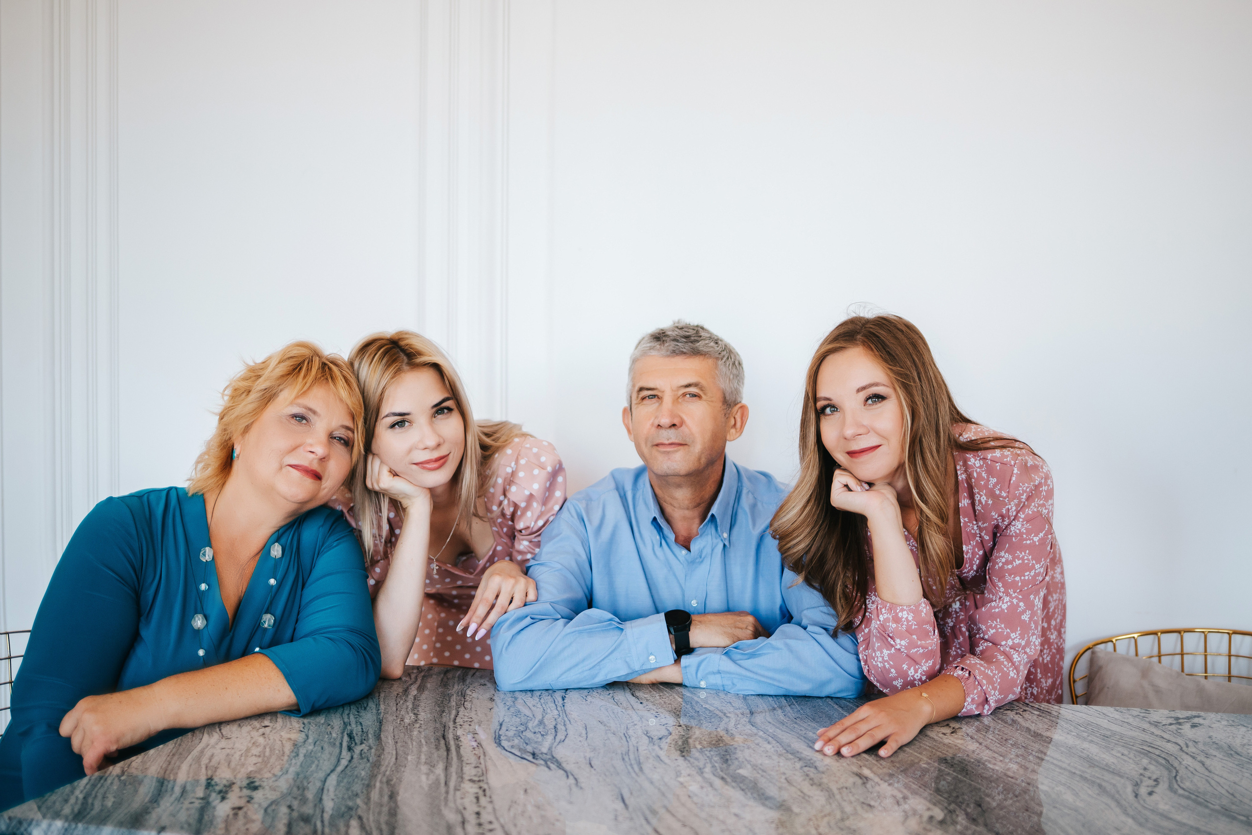 Взрослые родители и взрослые дочери. Семейный lifestyle фотограф в Санкт-Петербурге Людмила Пахомова