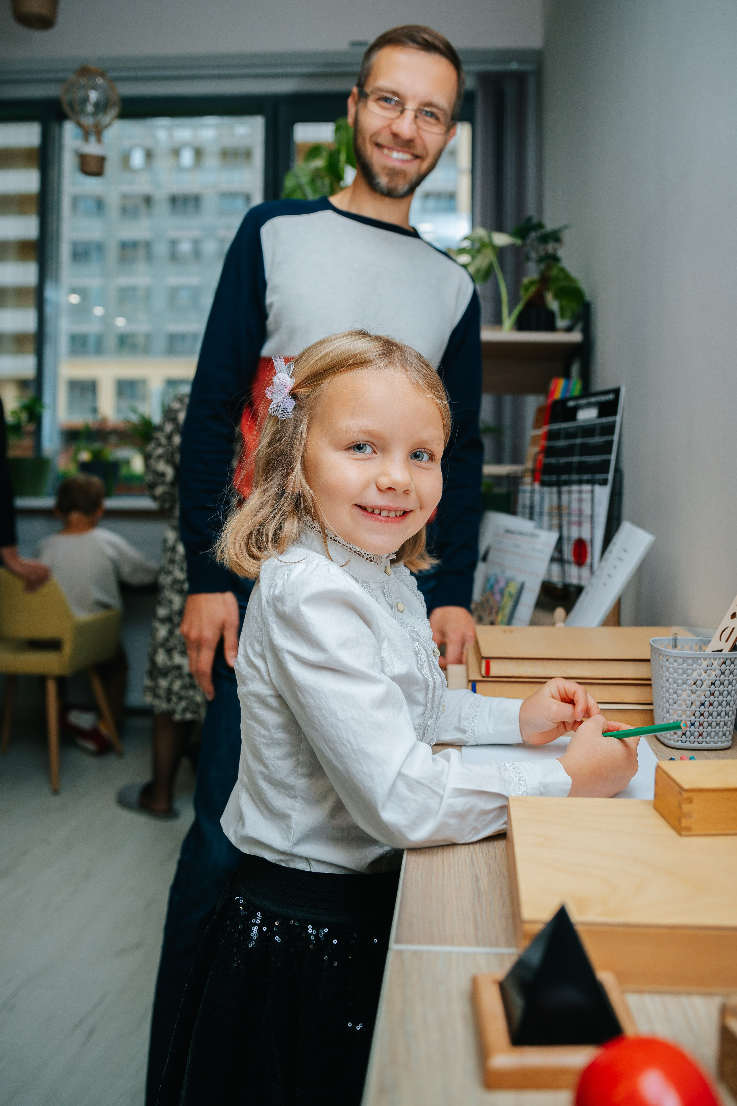 Первый звонок в школе «Монтессори Азбука». Семейный lifestyle фотограф в Санкт-Петербурге Людмила Пахомова