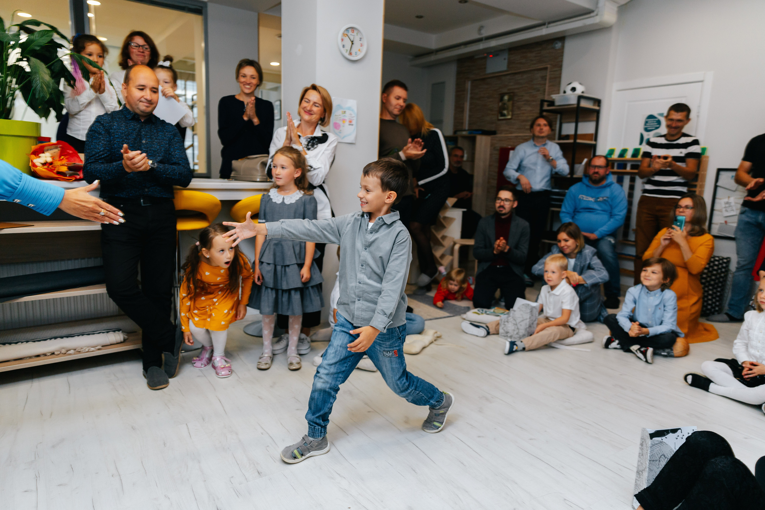 Первый звонок в школе «Монтессори Азбука». Семейный lifestyle фотограф в Санкт-Петербурге Людмила Пахомова