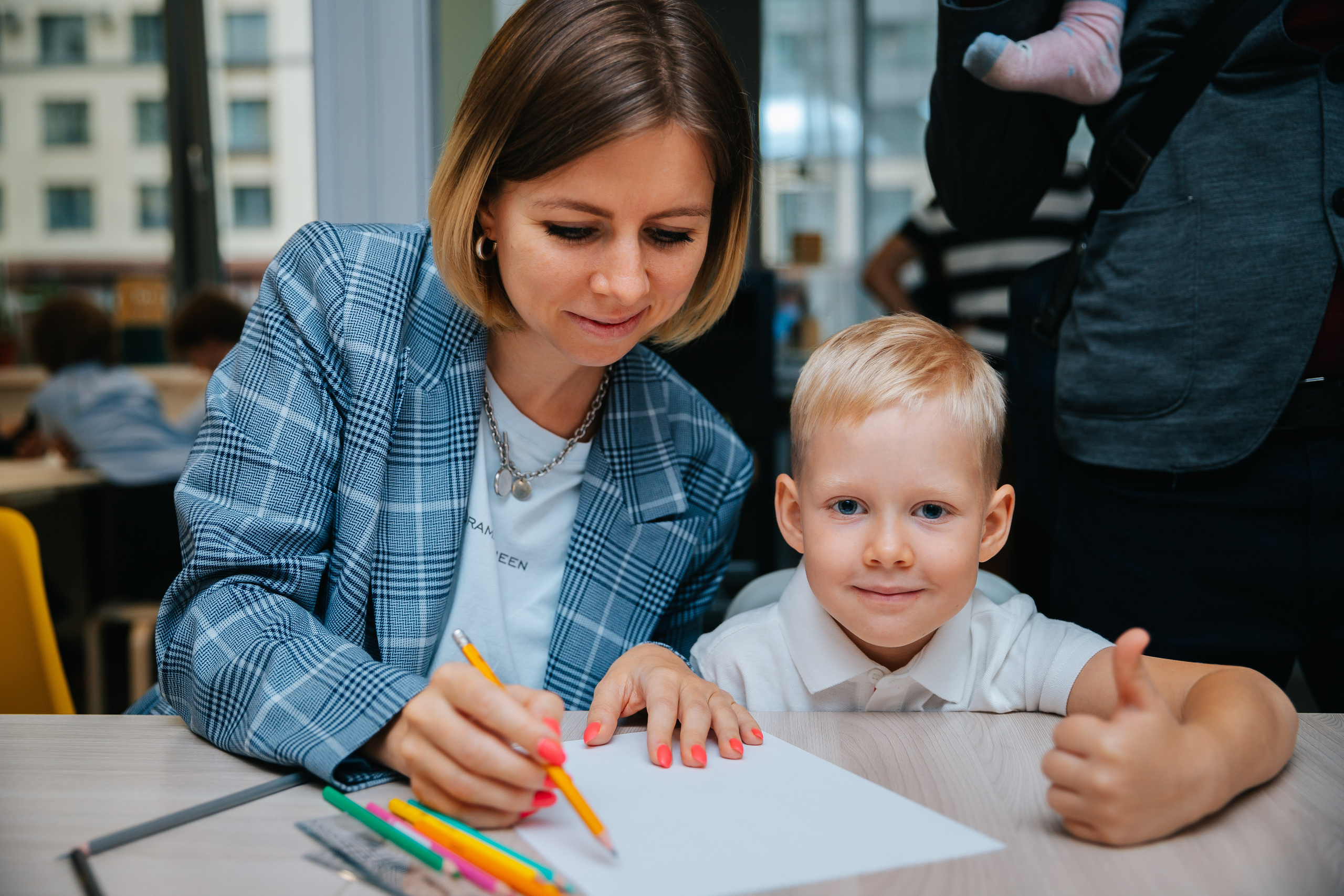 Первый звонок в школе «Монтессори Азбука». Семейный lifestyle фотограф в Санкт-Петербурге Людмила Пахомова